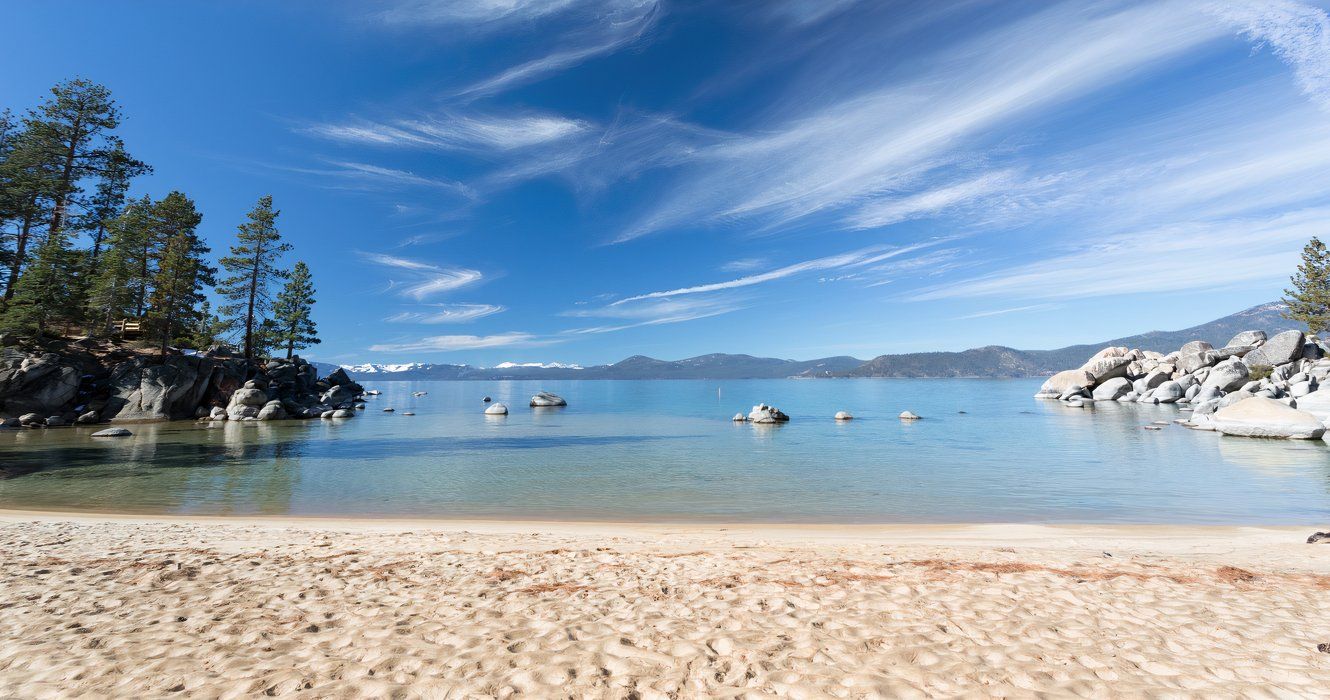 This Alpine Lake Has Some Of The Best Beaches In California