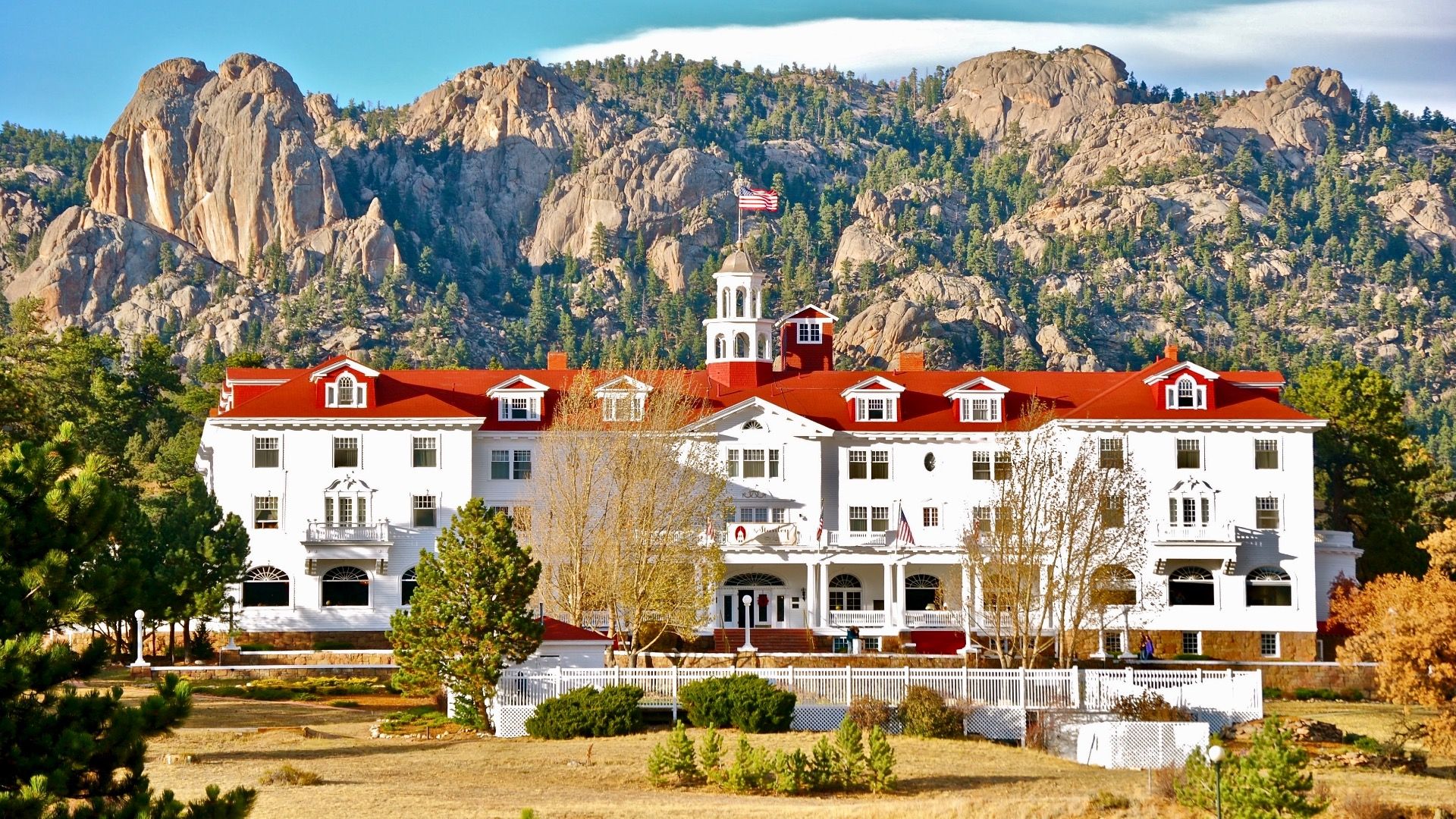 7 Colorado Hiking Towns With Trails Right Near The Hotel