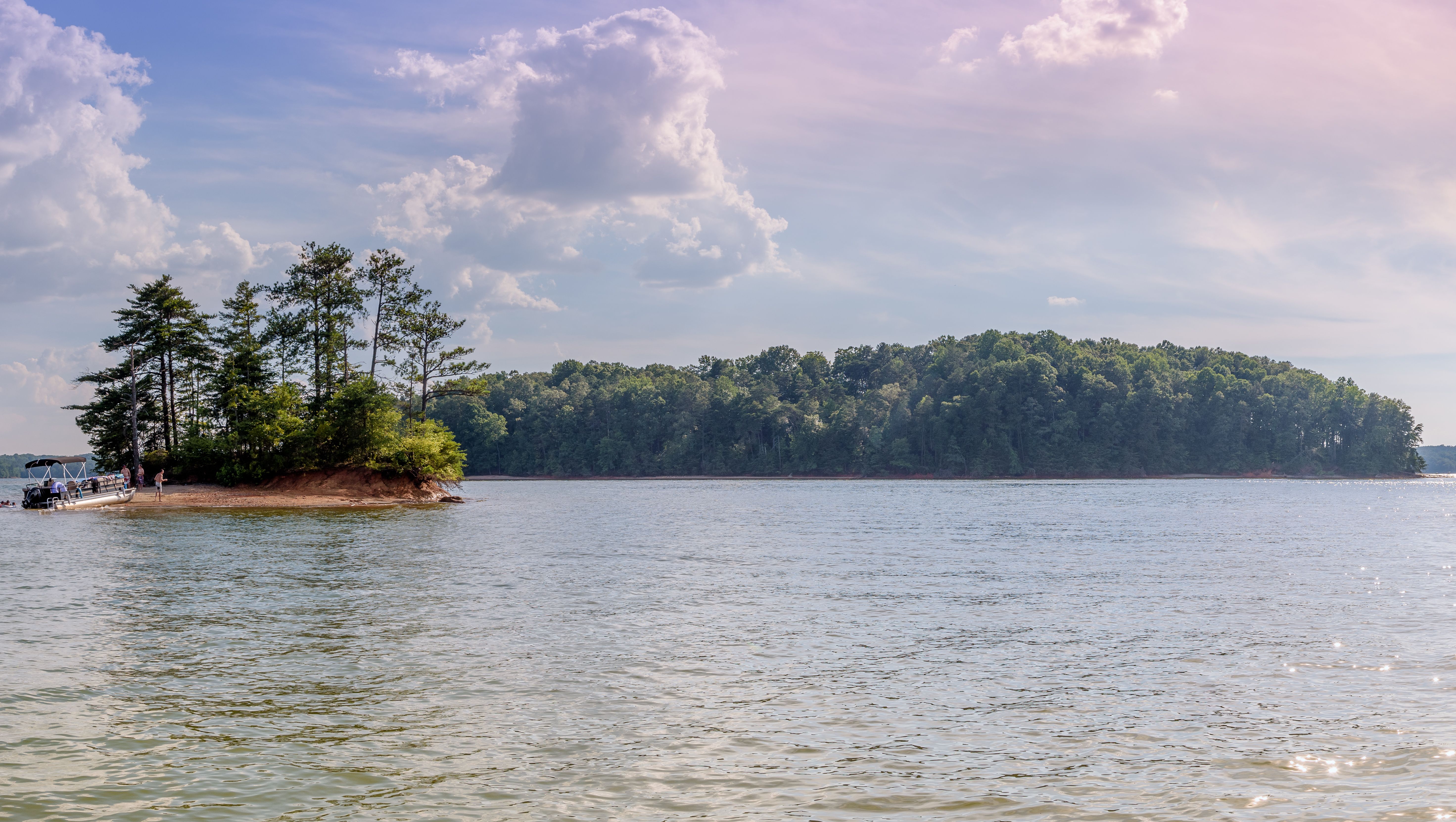 This Haunted Lake In Georgia Continues To Take Vacationers' Lives