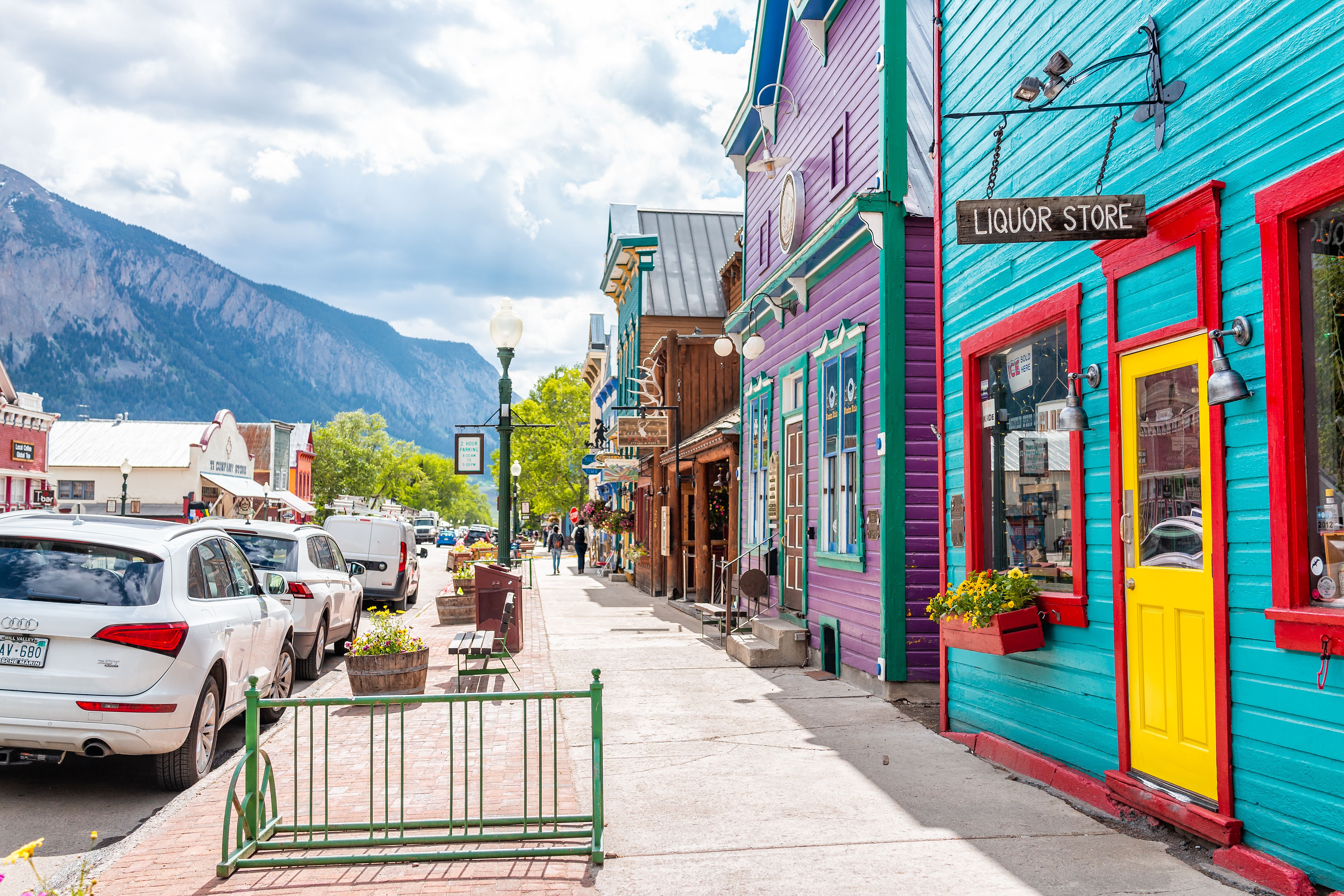 Best Rocky Mountain Towns To Visit In The Off-Season