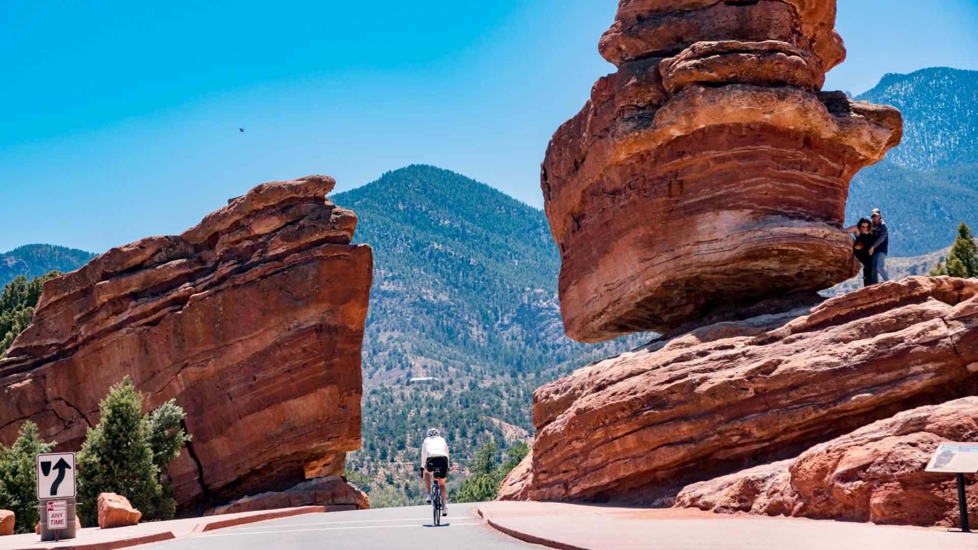 7 Colorado Hiking Towns With Trails Right Near The Hotel
