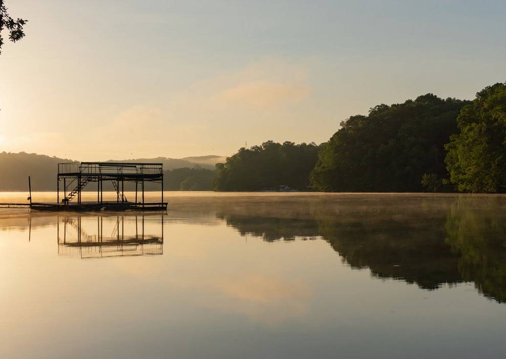 This Haunted Lake In Georgia Continues To Take Vacationers' Lives This Haunted Lake In Georgia Continues To Take Vacationers' Lives