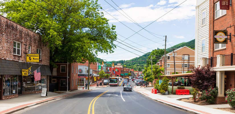 These Mountain Towns In North Carolina Have Asheville Vibes, But Better