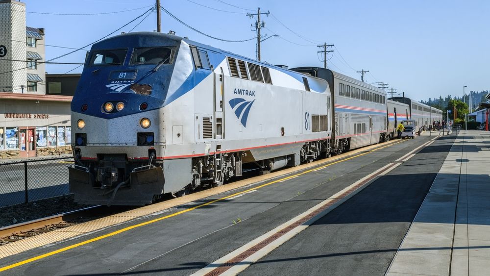 Rare Visual At Chicago Union Station As Amtrak Triple-Engine Train Is ...