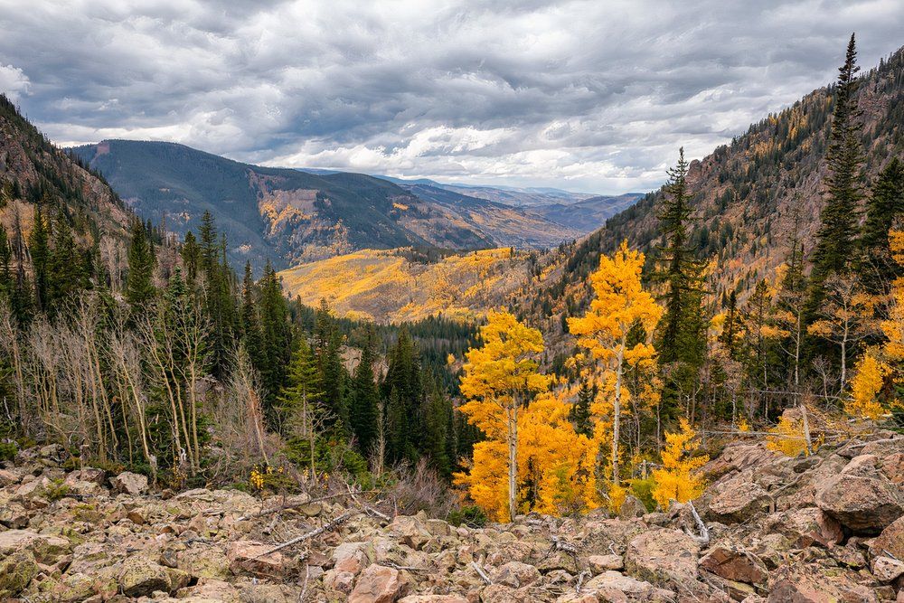 7 Colorado Hikes That Show Off The Beauty Of The State In The Fall