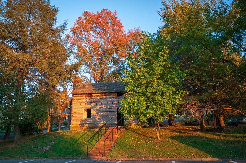 The Best Blue Ridge Mountain Towns In Tennessee For Fall Foliage