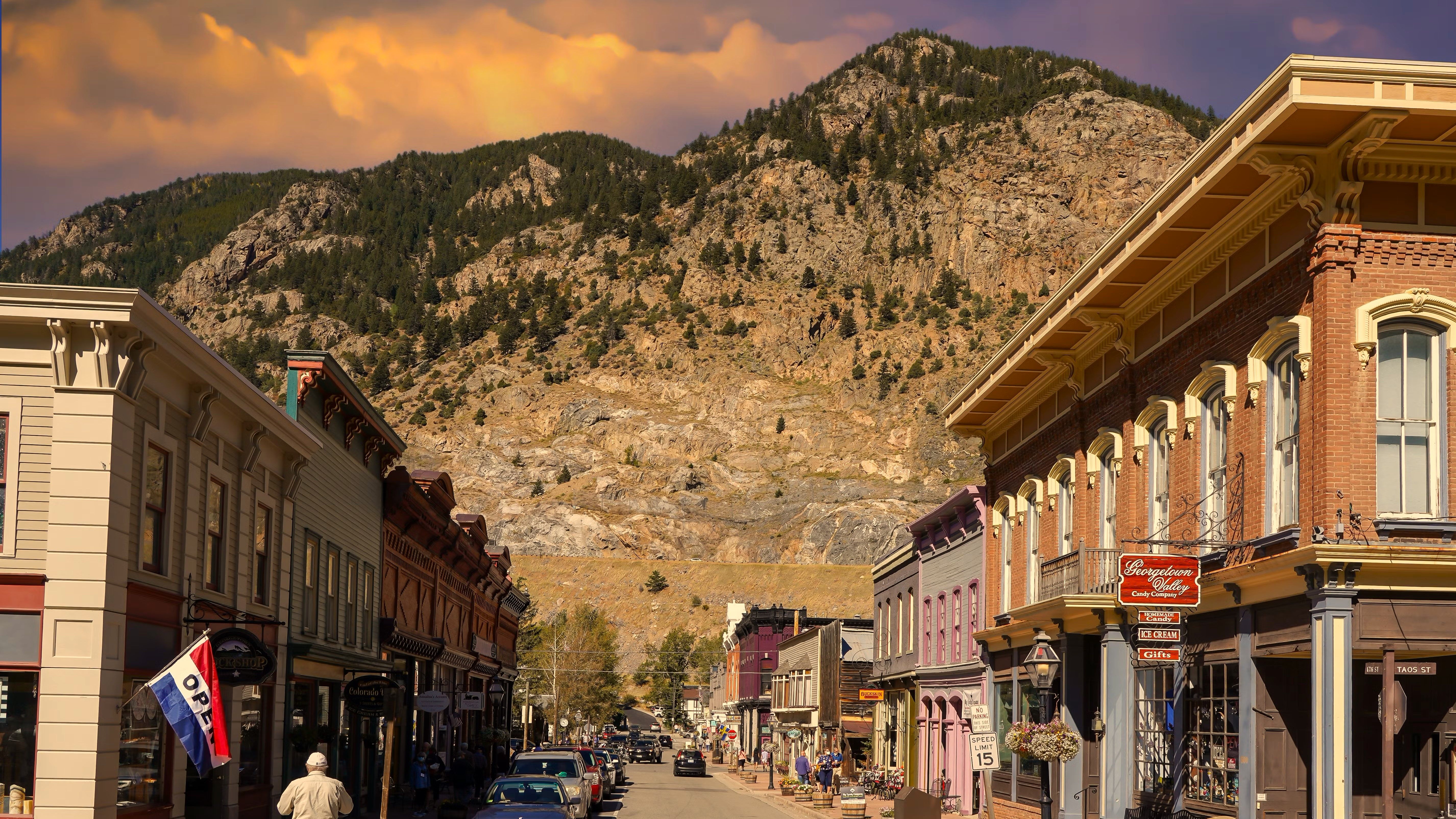Colorado's Best-Kept Secret Is An Unexpectedly Underrated & Scenic Town ...