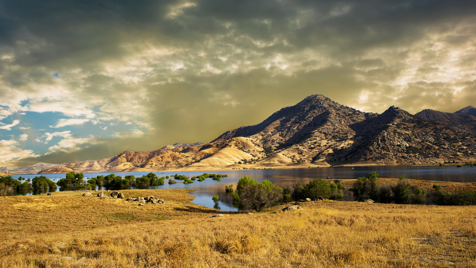 The Underrated Mountain Town On Sequoia & Kings Canyon National Parks ...