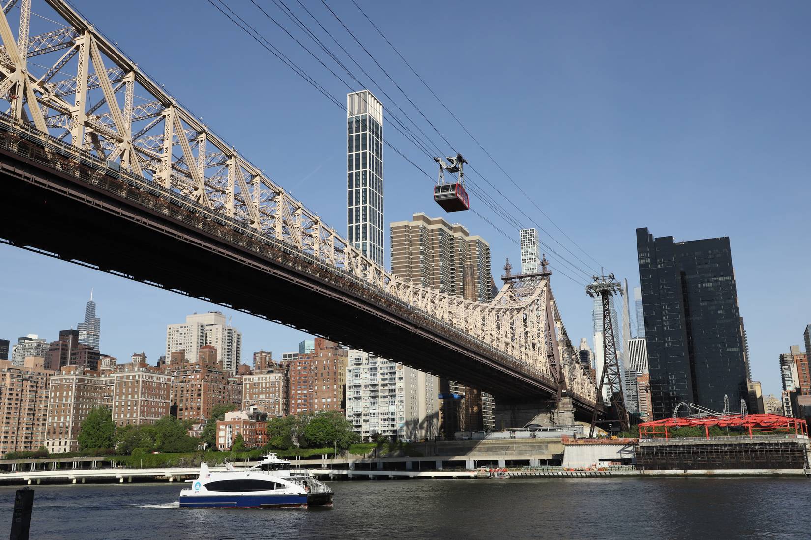 Ride This 3 Tram In The Sky For The Best Views Of NYC ride-this-3-tram-in-the-sky-for-the-best-views-of-nyc