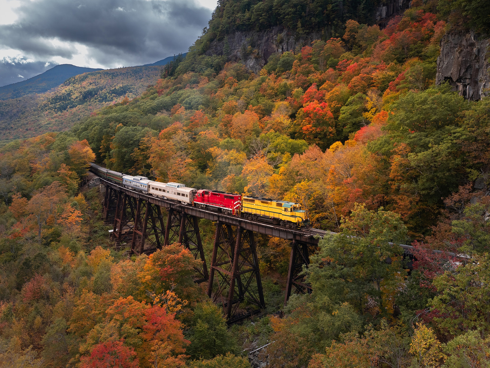 Fall foliage excursion train nashville photos - Travelidaz.com