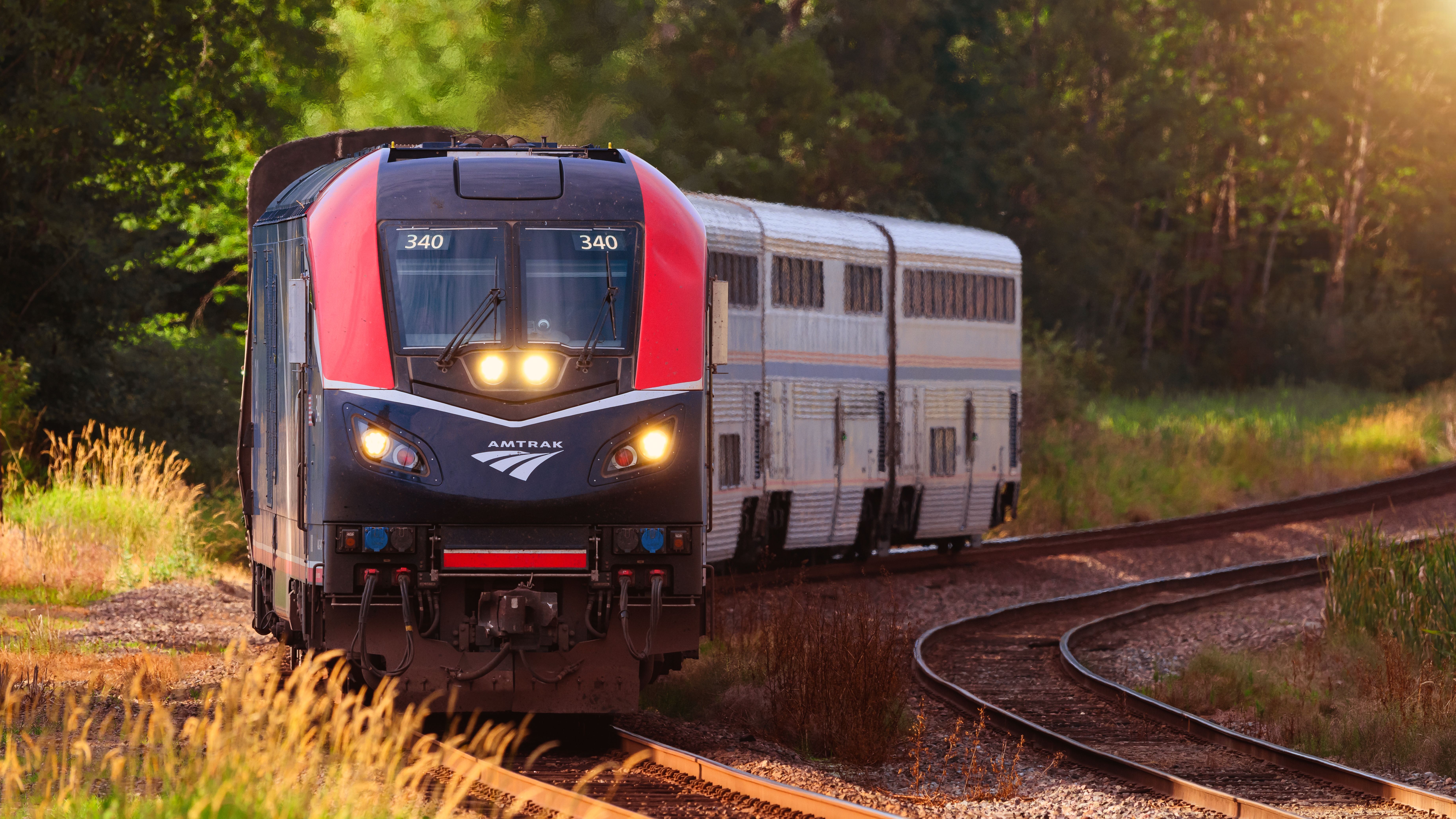Rare Visual At Chicago Union Station As Amtrak Triple-Engine Train Is ...
