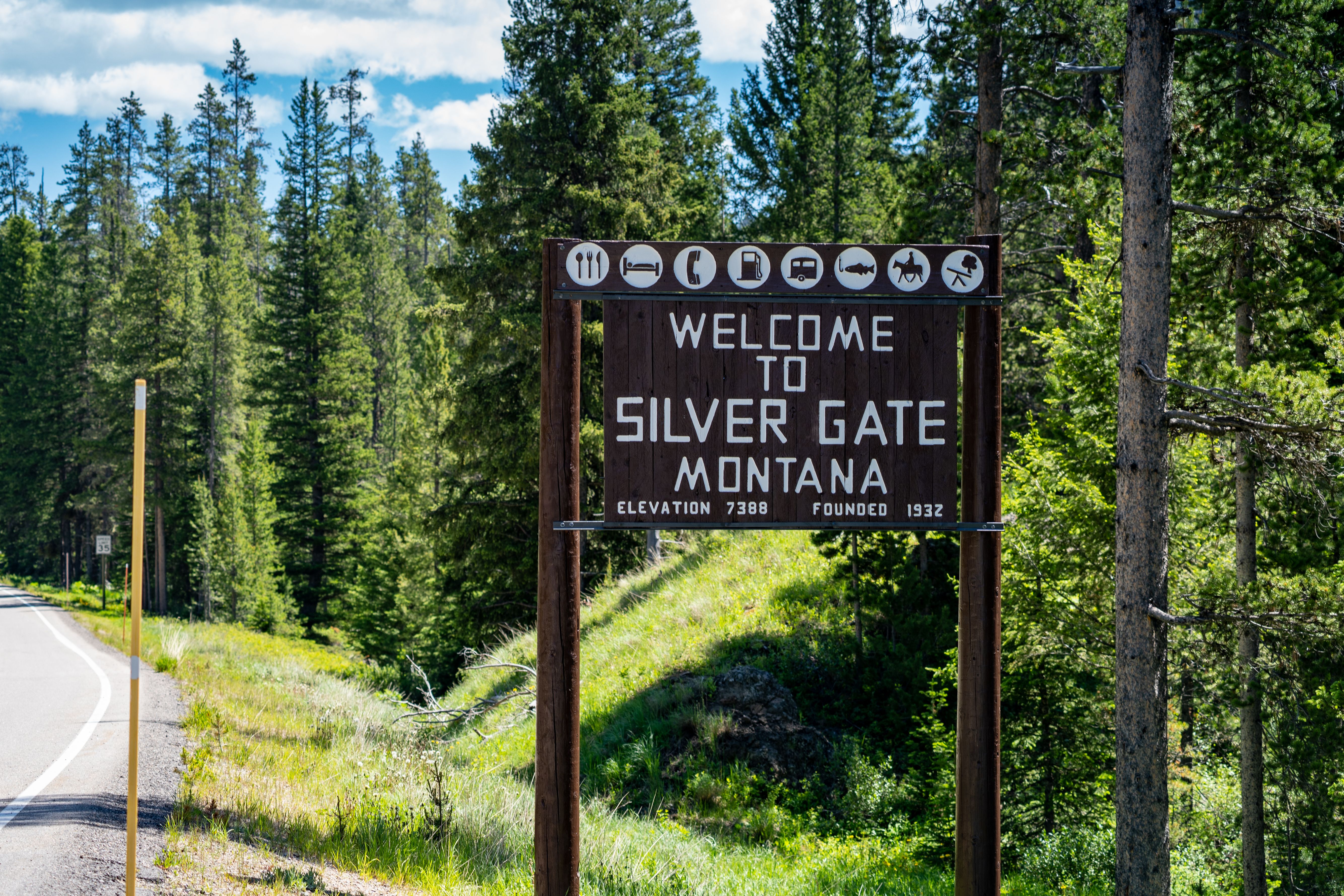 Yellowstone National Park Visitors Can Find Other Attractions Within ...