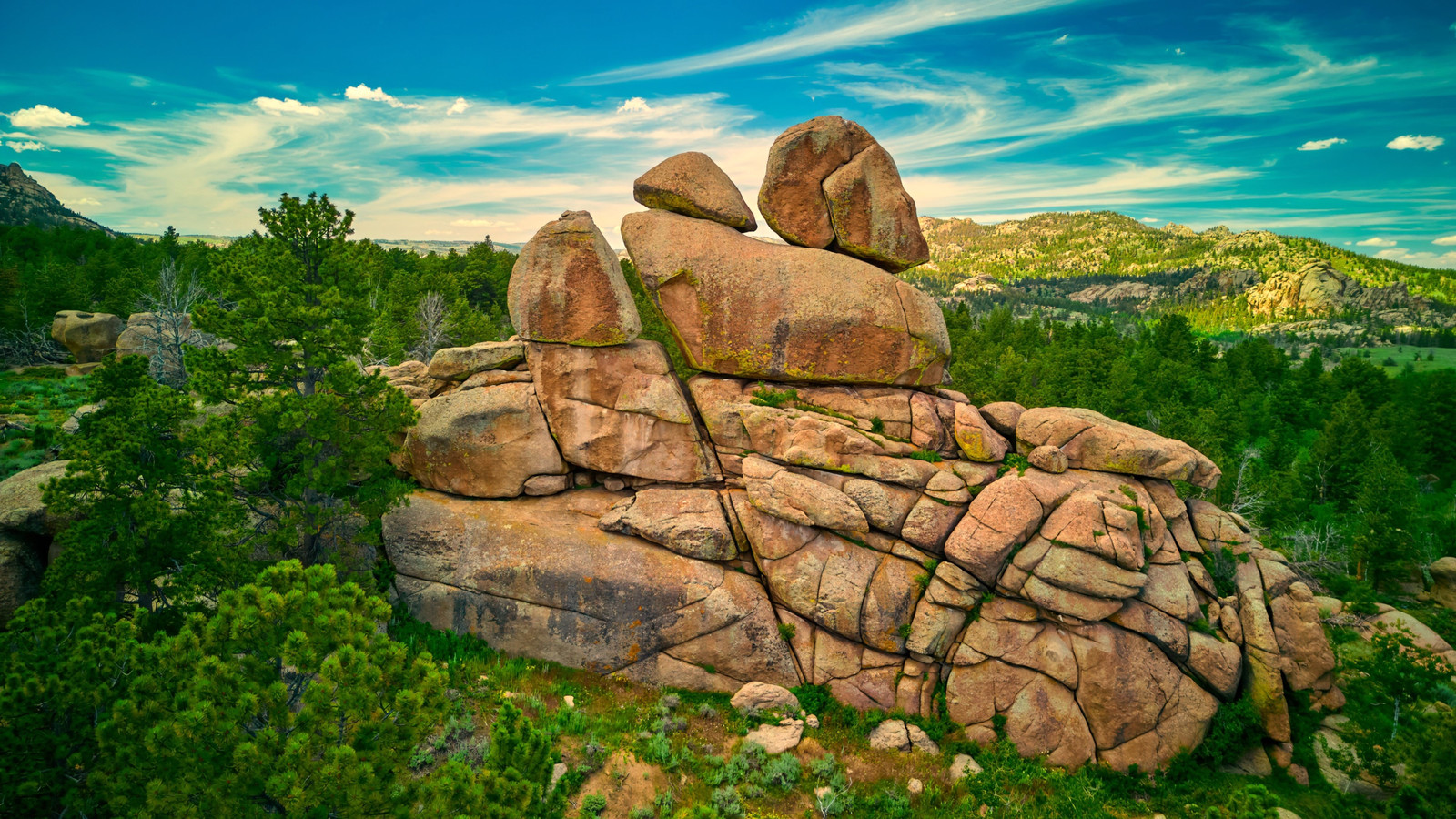 This Underrated Wyoming Park Is A Dead Ringer For The Red Rocks Of The ...