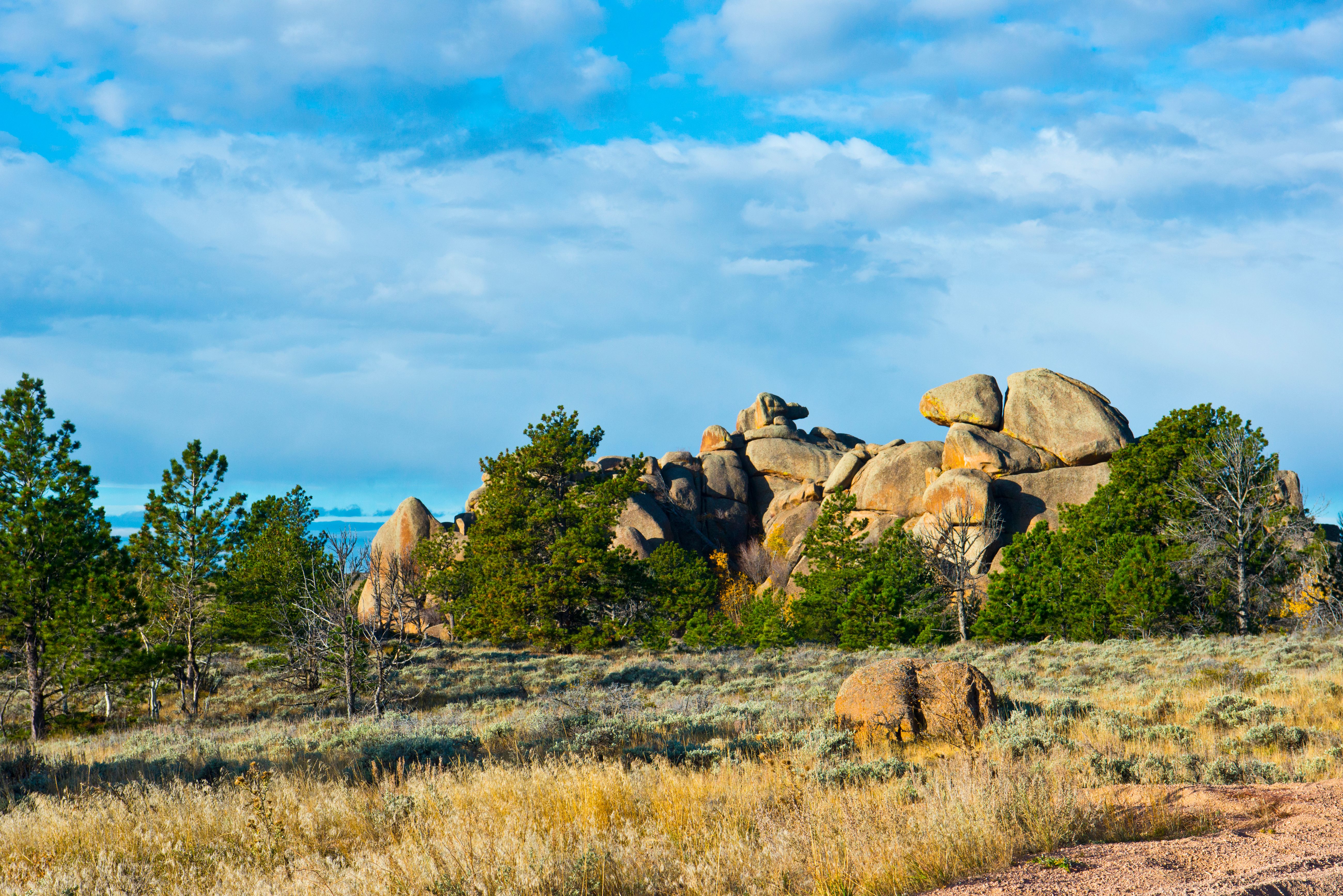 This Underrated Wyoming Park Is A Dead Ringer For The Red Rocks Of The ...