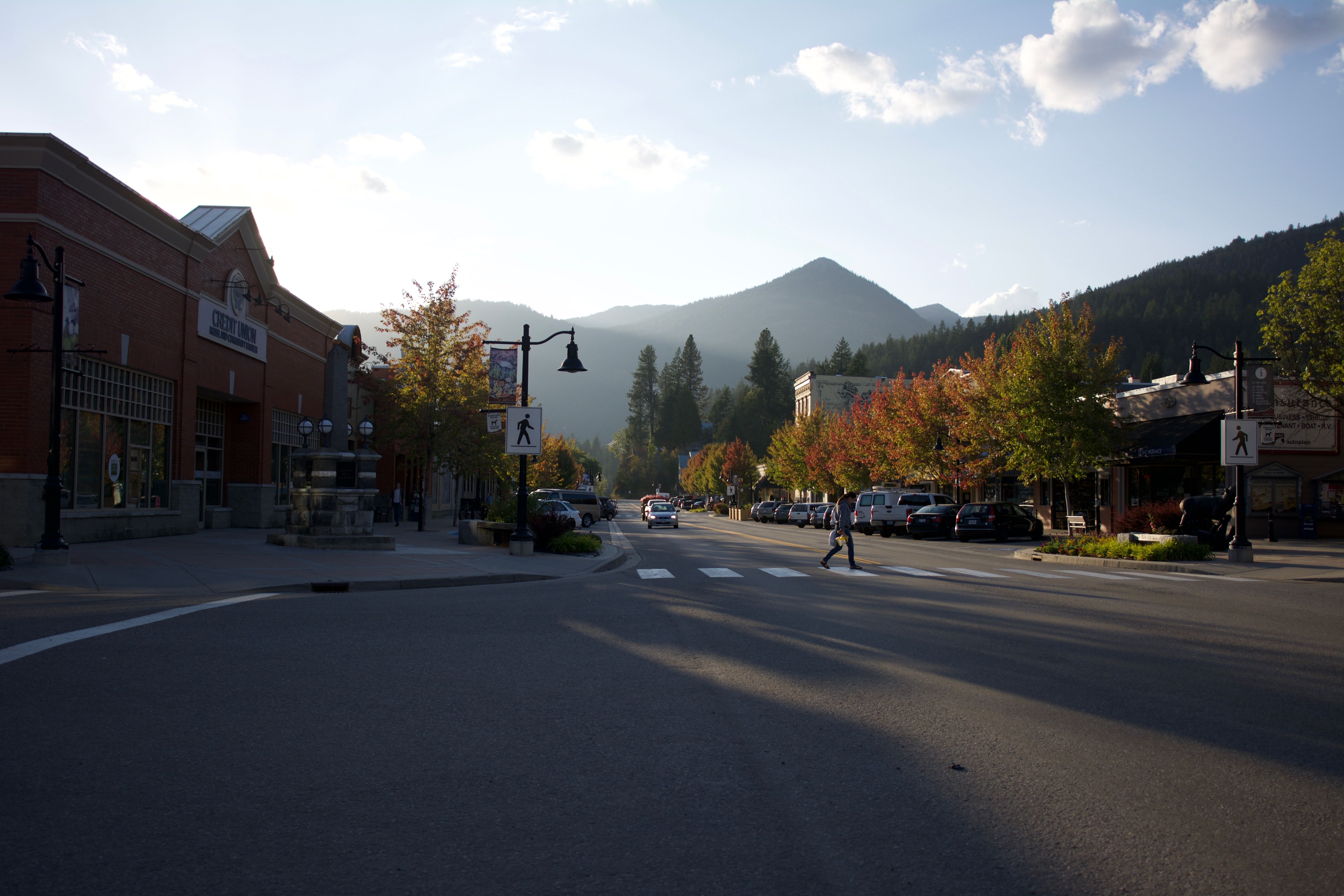 8 Underrated Small Towns In Canada Near The U.S. Border