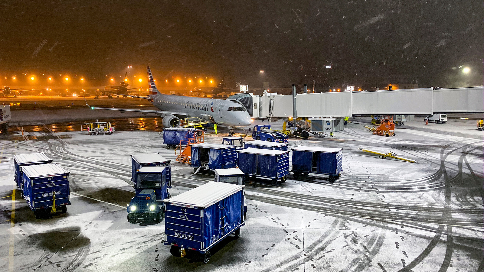 Major Flight Disruptions and Power Outages Across U.S. As Arctic Storm ...