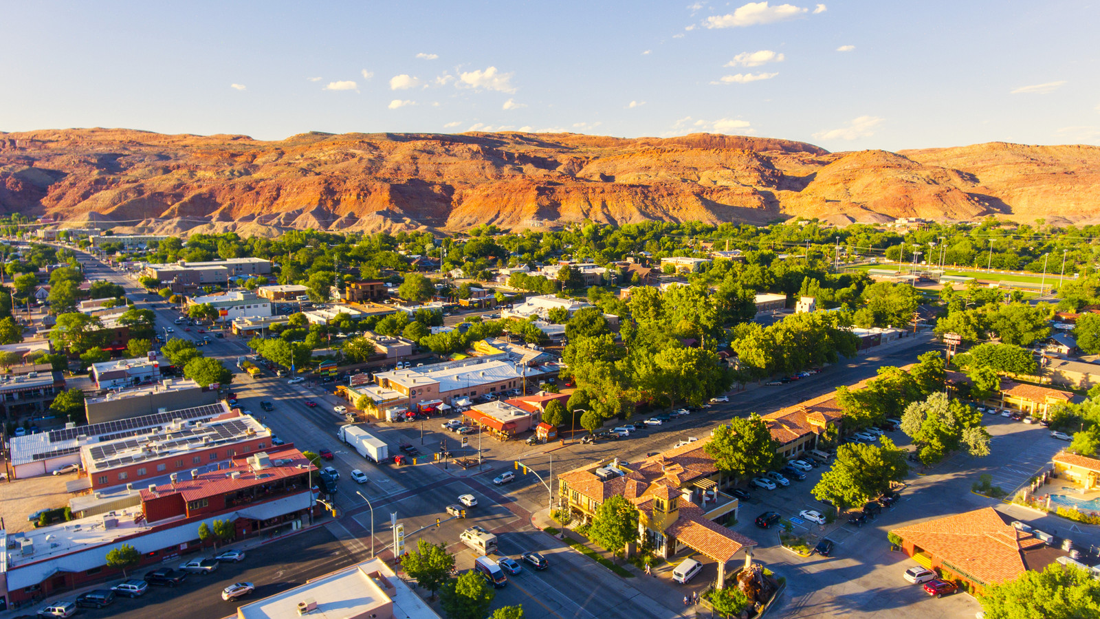 7 Beautiful Small Towns In Utah With Easy National Park Access