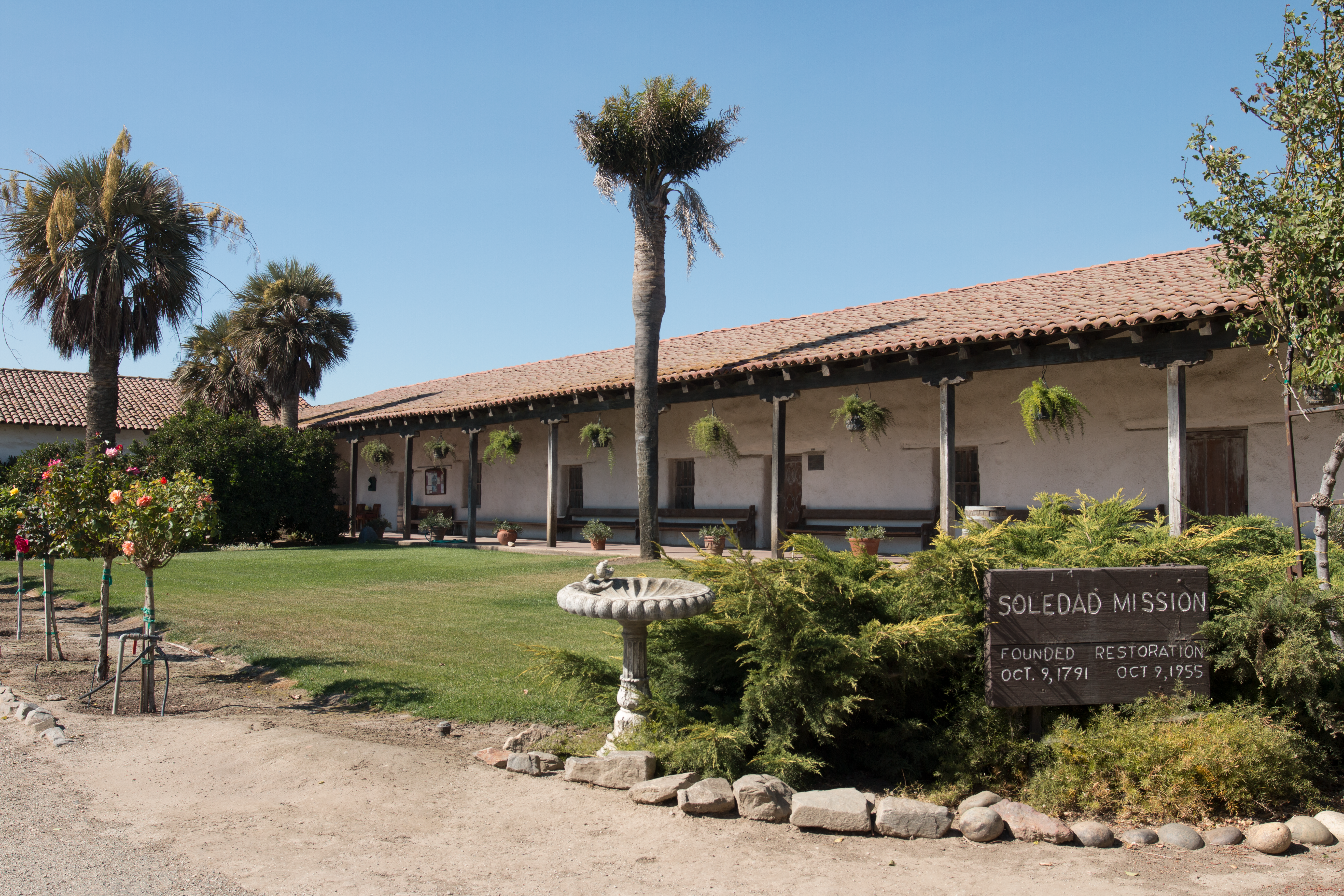 This Charming Town Next To California's Most Underrated National Park ...
