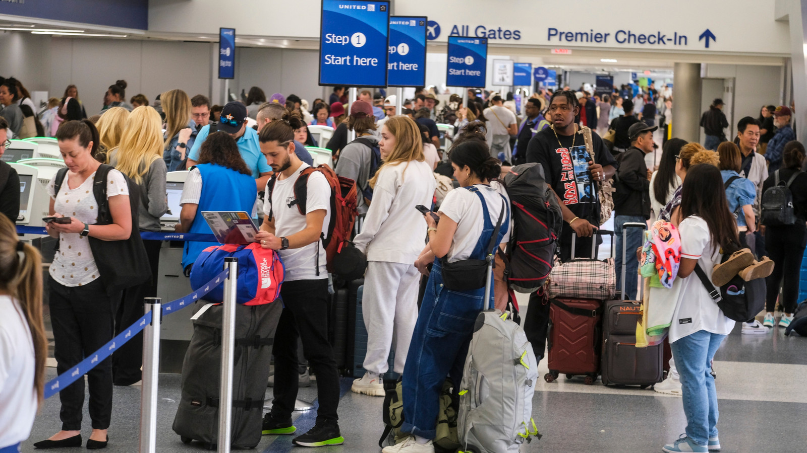 U.S. Airports Face New Wave Of Longer Lines In May As DHS Issues Funding Warning