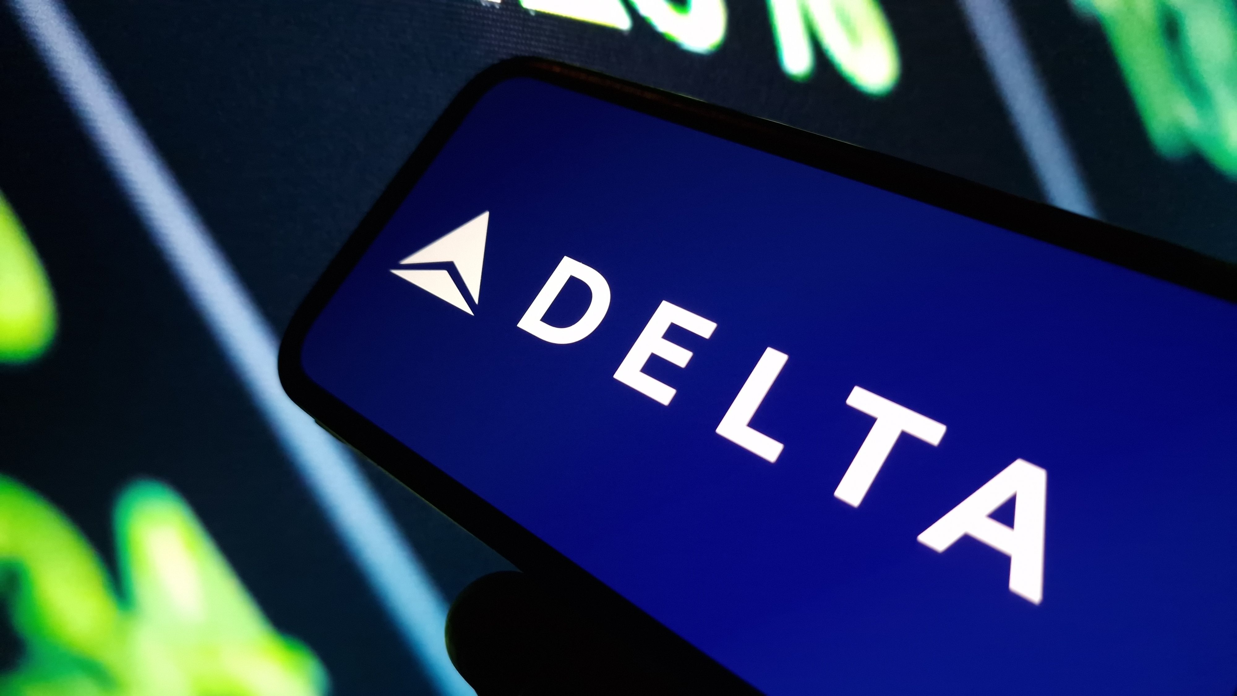 Delta Air Lines Seals First Commercial-Scale SAF Delivery In Portland