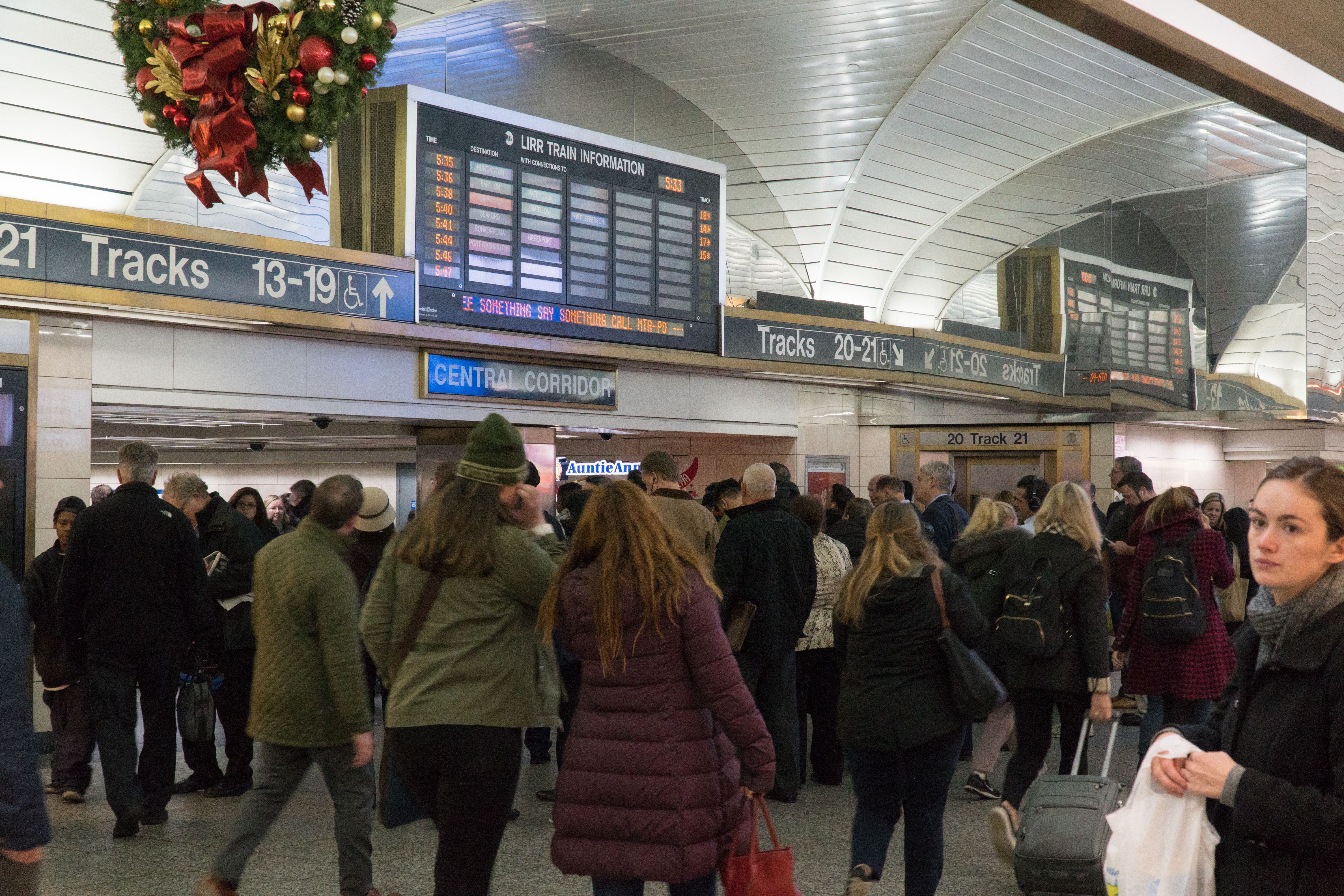 Rare Visual At Chicago Union Station As Amtrak Triple-Engine Train Is ...