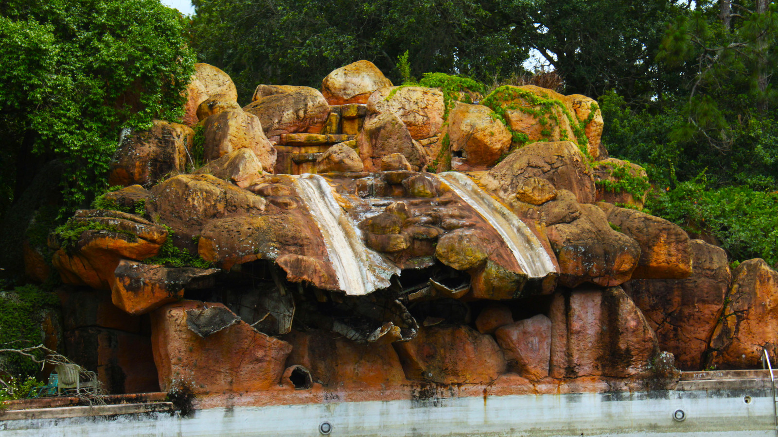 Disney World’s Abandoned Theme Park Shows Unexpected Signs Of Life 25 Years Later