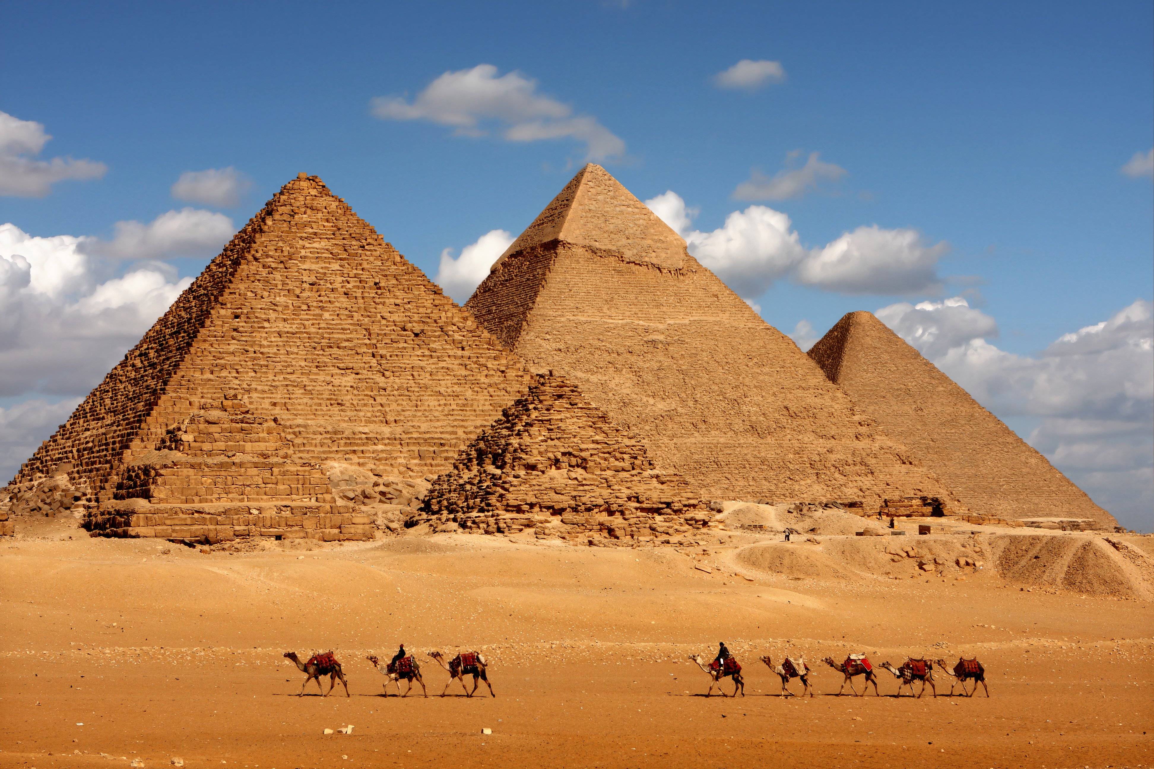 The Ancient Egyptian Pyramids Of Giza Originally Looked Nothing Like ...