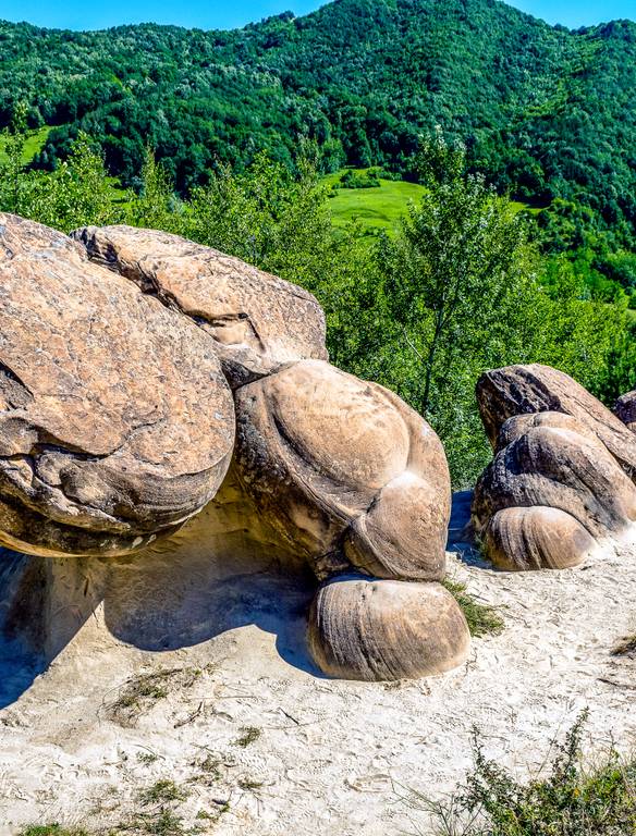 Living Rocks Romania Rare Ancient Roman Helmet Was Just Discovered In A Strange Location ...