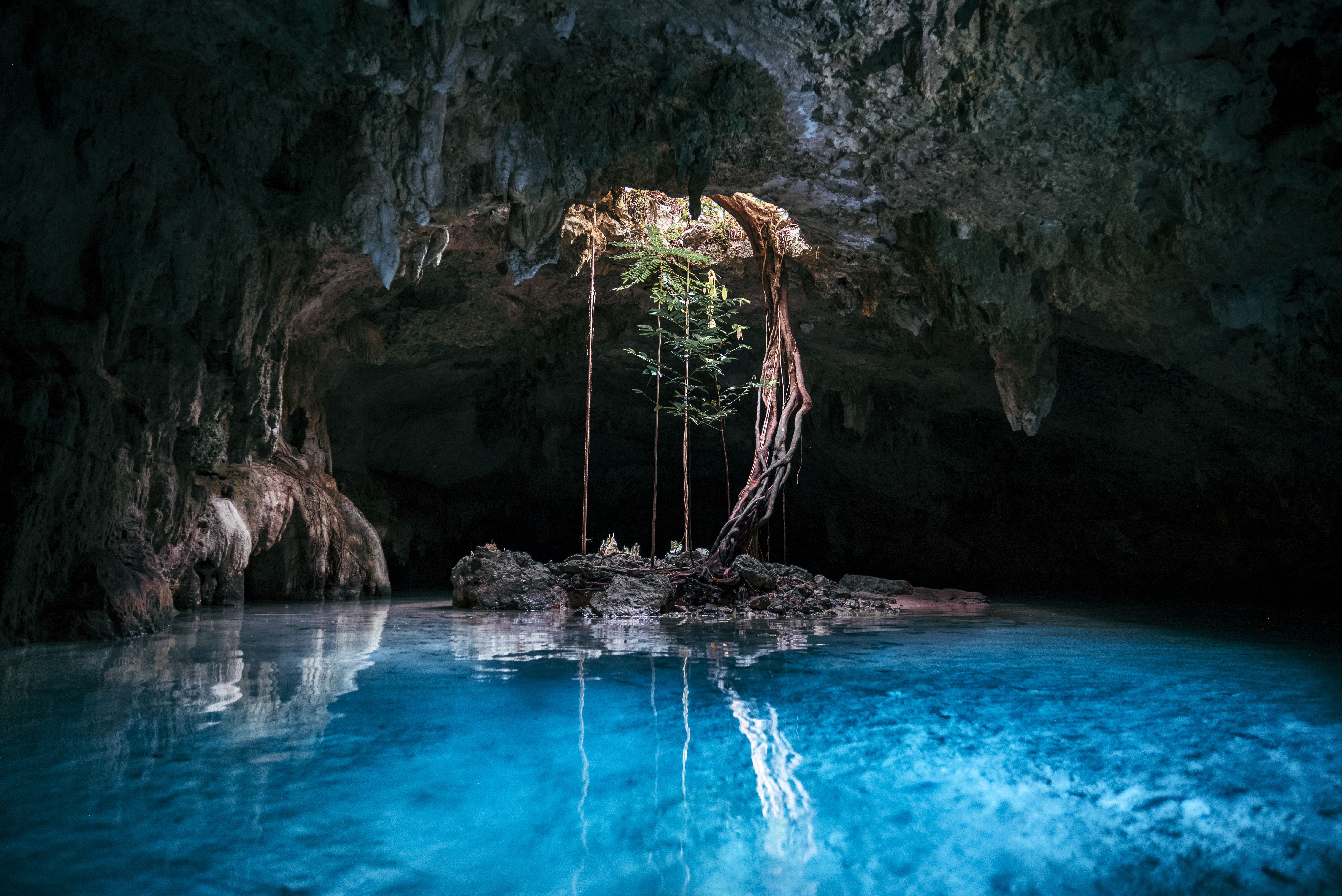 The World's Largest Underwater Cave Is Hundreds Of Miles Long & Is