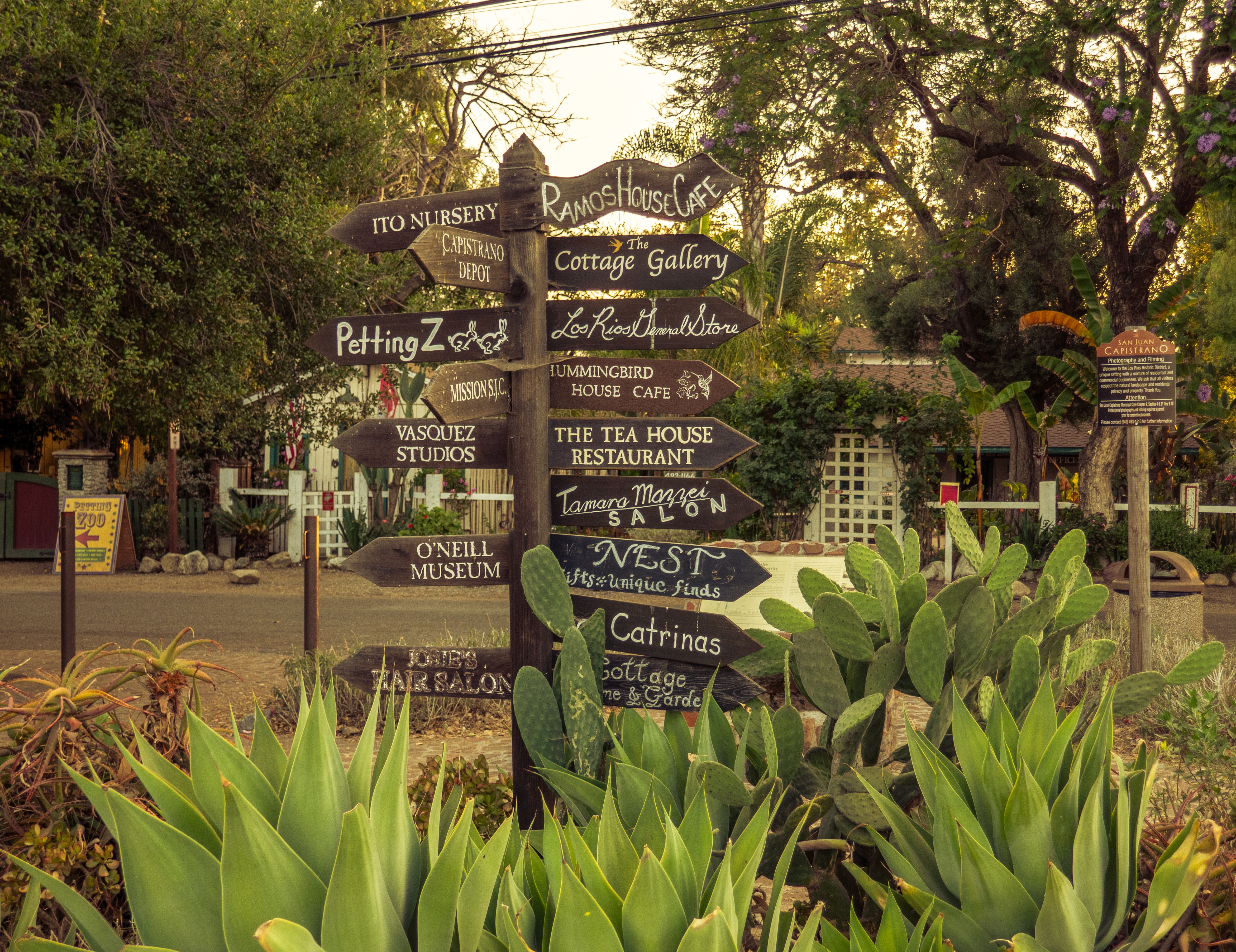 Signpost at the entrance to the old town of San Juan Capistrano