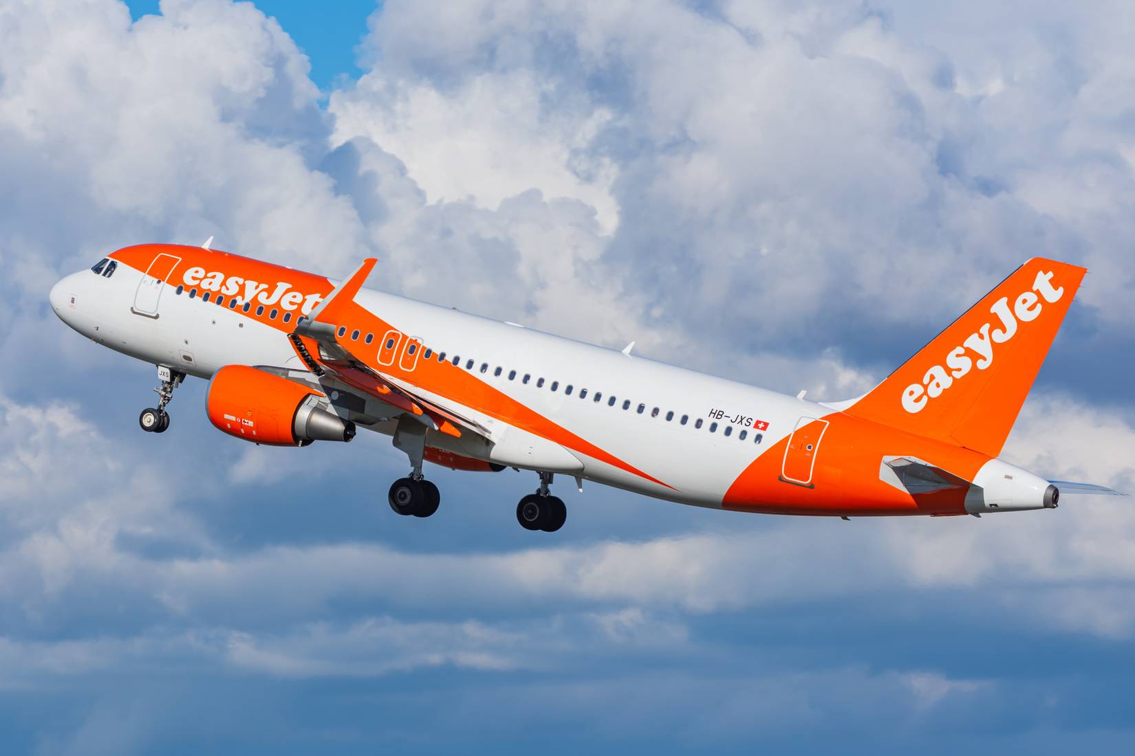 EasyJet Airbus A320-200 taking off from Amsterdam Schiphol Airport