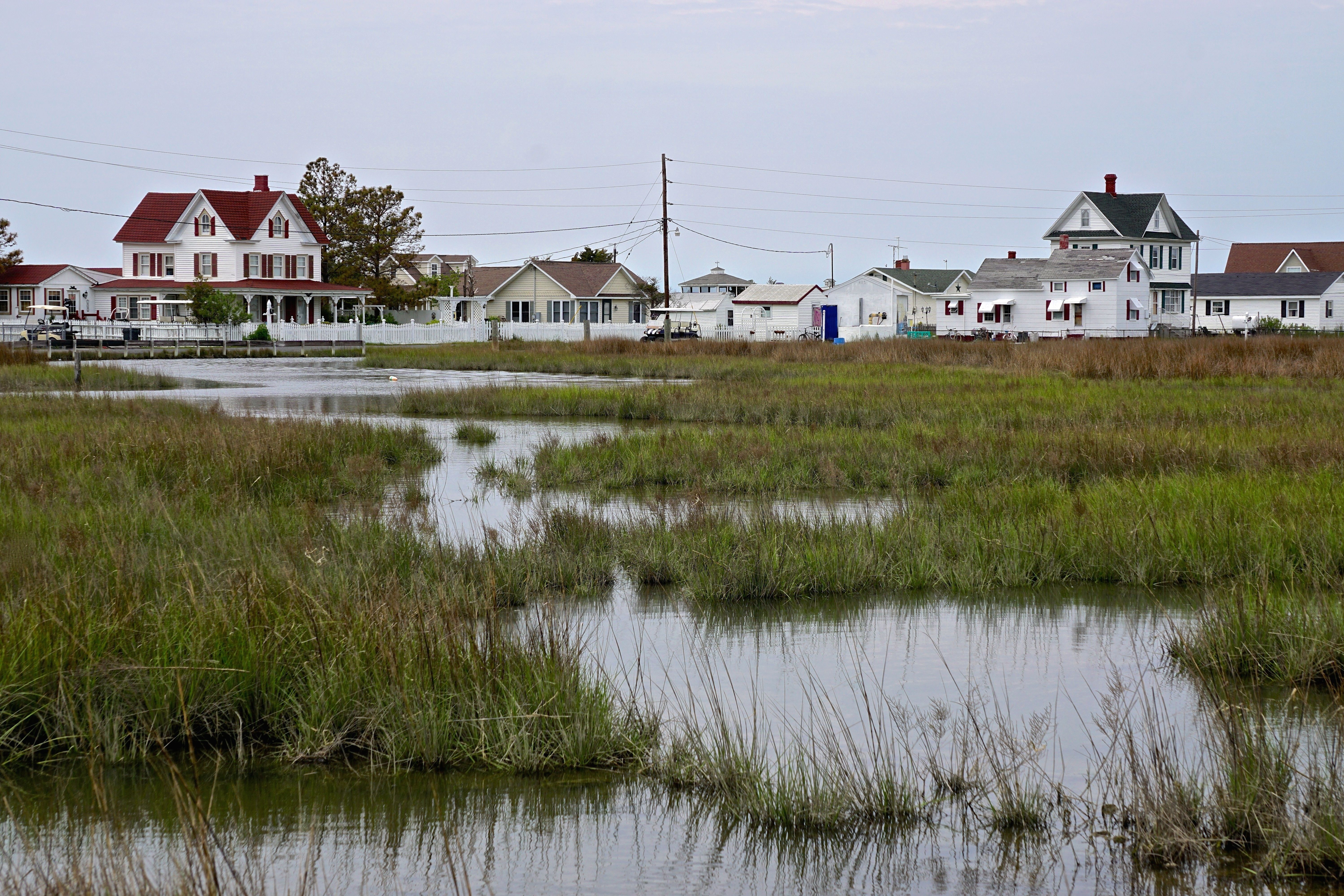 This Quaint Car-Free Virginia Island Is An Underrated But Scenic ...
