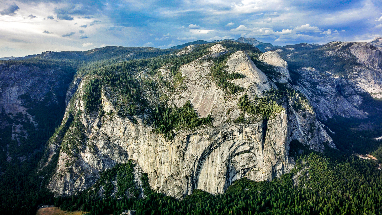 An Iconic Cliff At Yosemite Is In Serious Trouble