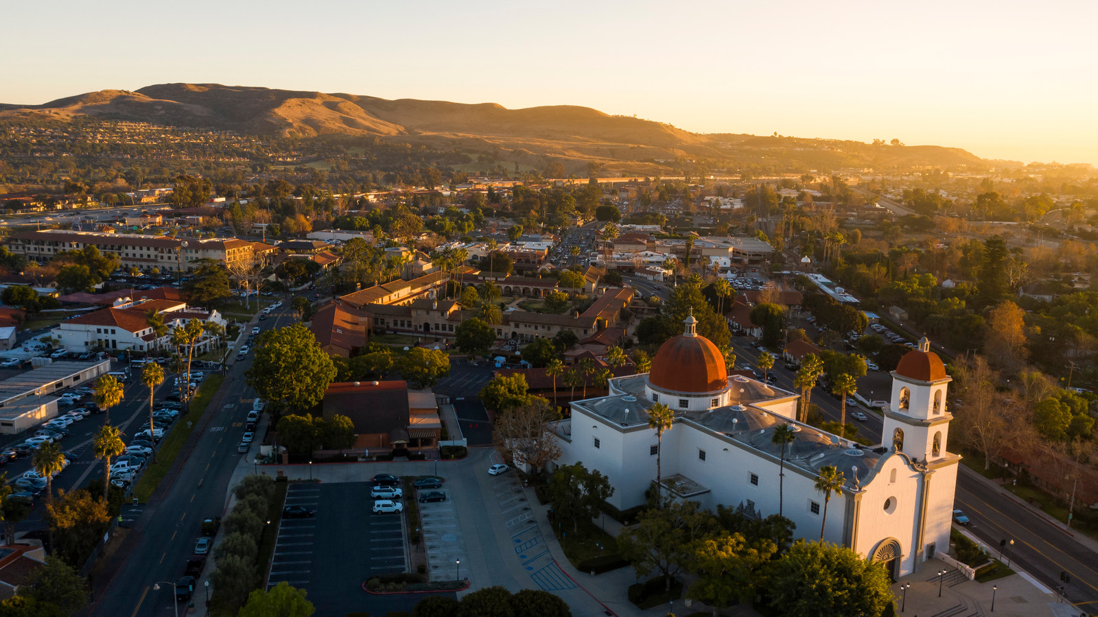 California's Oldest Neighborhood Is A Charming District Just An Hour ...