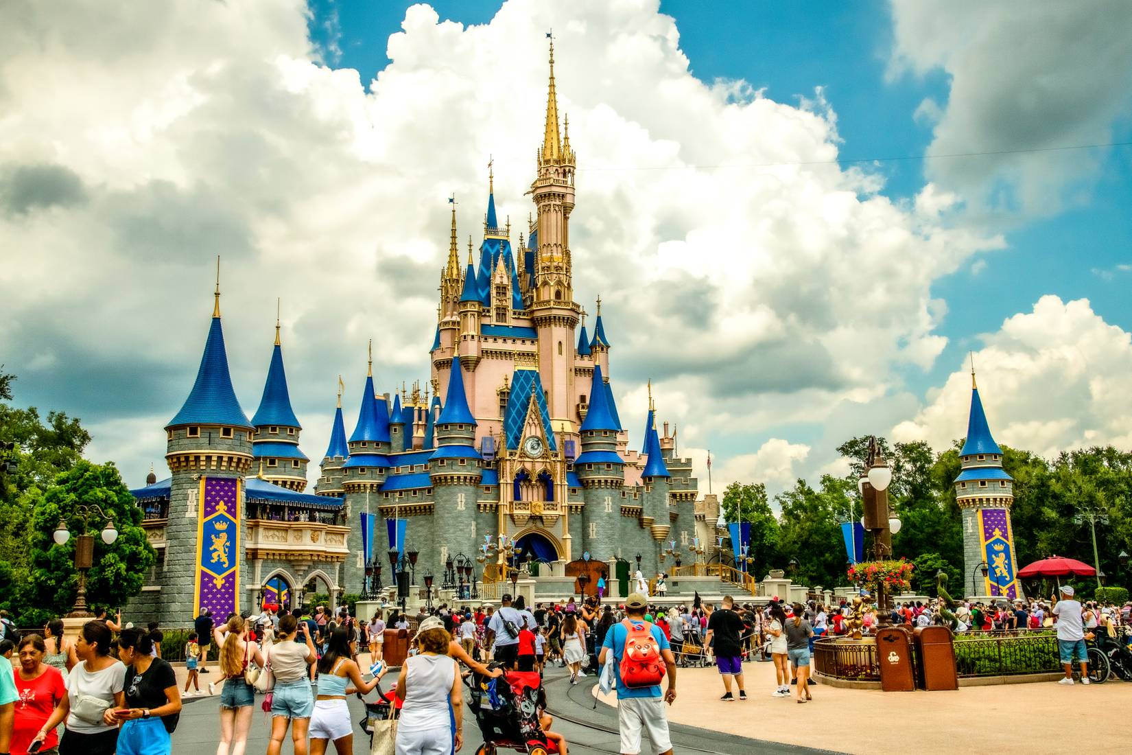 空撮された最愛のエリアがまったく認識できない様子を示し、マジックキングダムのゲストたちは悲嘆する