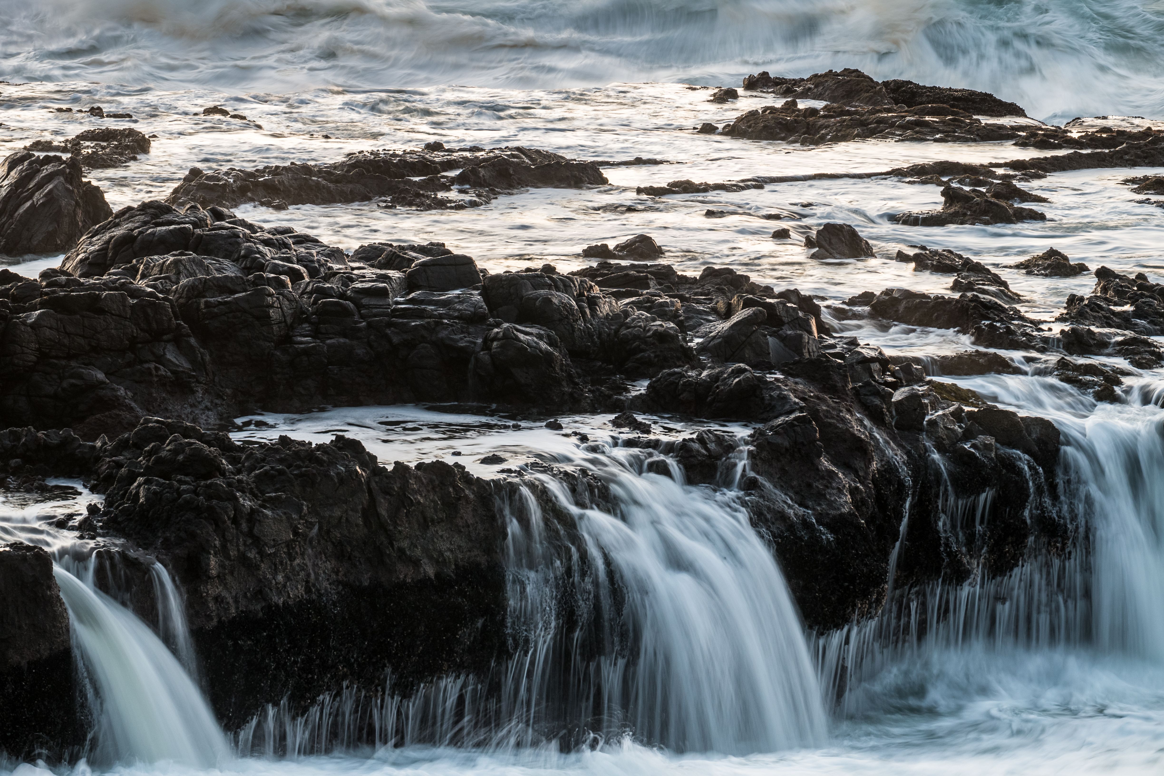 Oregon's Mysterious But Deadly Hole That 