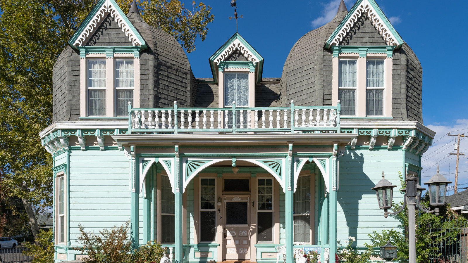 One Of California's Cutest But Little-Known Towns Looks Like A Victorian Storybook Setting