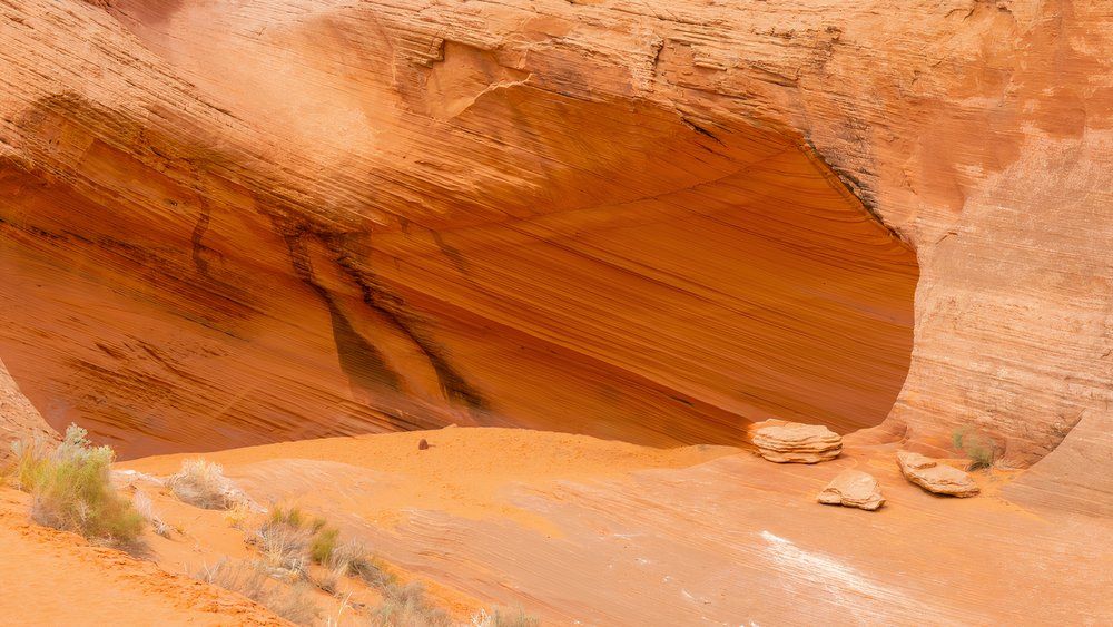 A Secret Natural Wonder Lies Hidden In A Humble Gas Station In This ...
