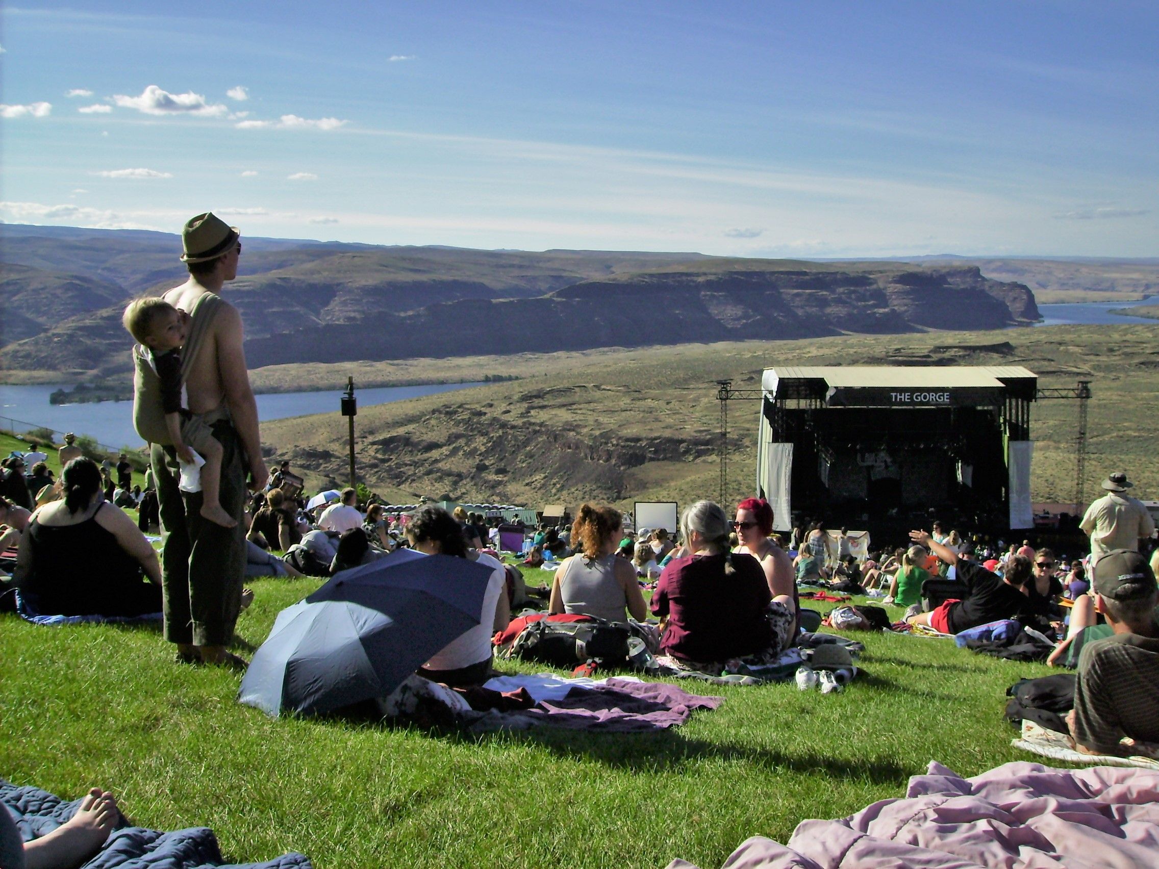 One Of America's Most Beautiful Concert Venues Is Hidden On The Cascade ...