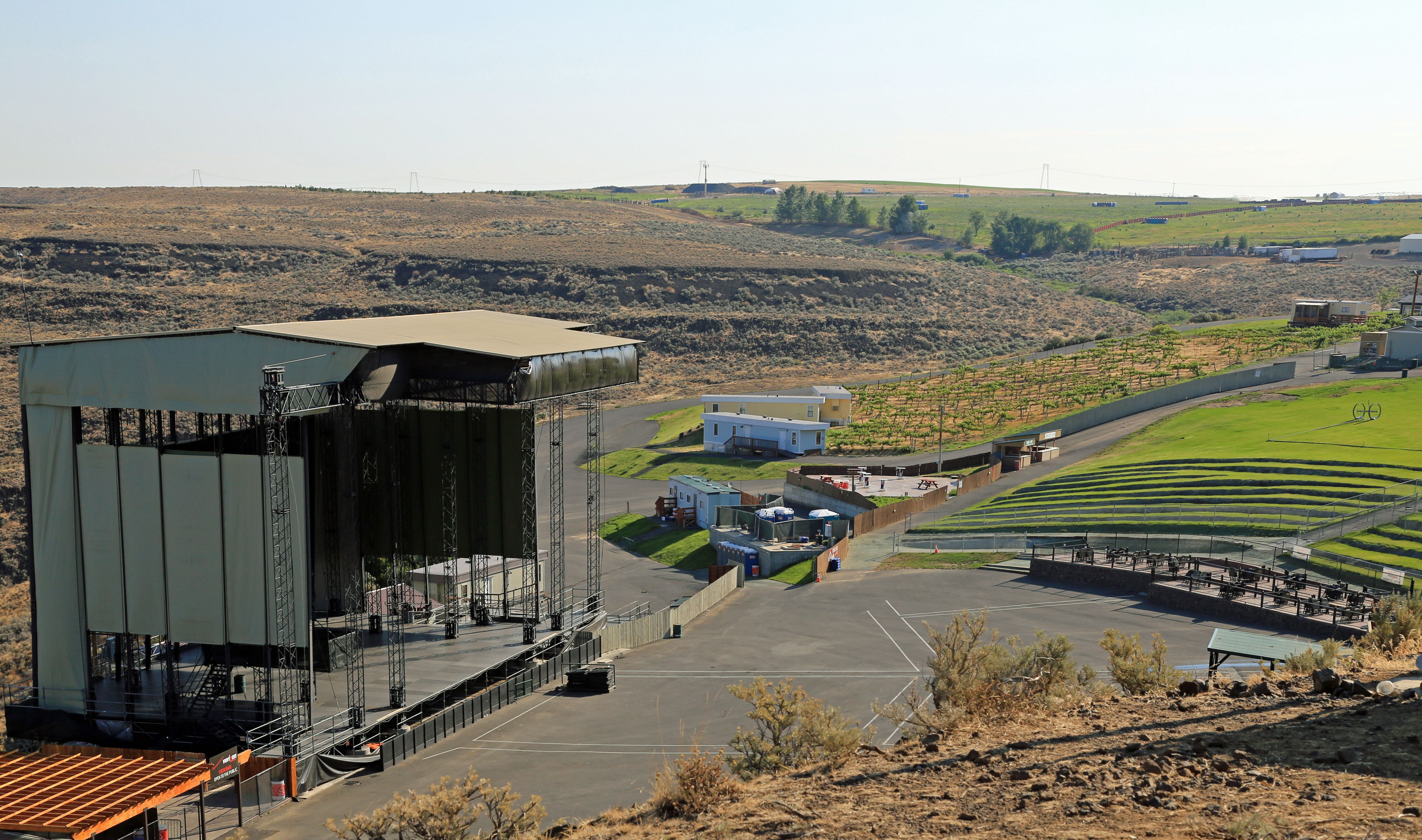 One Of America's Most Beautiful Concert Venues Is Hidden On The Cascade ...