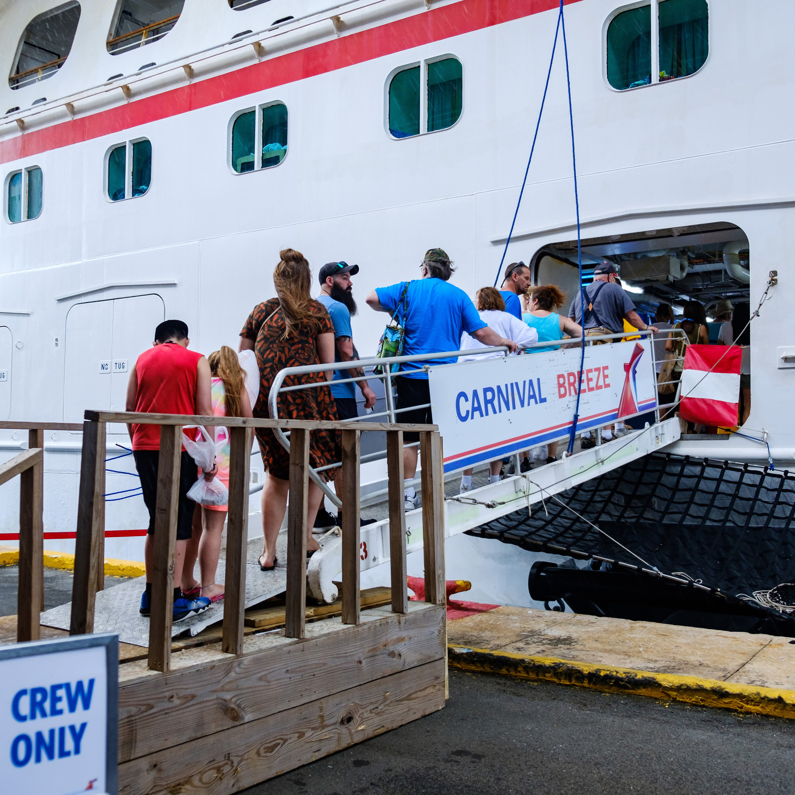 can you bring chewing tobacco on a carnival cruise Carnival Cruise Line Applauded By Guests For New $500 Fine On 