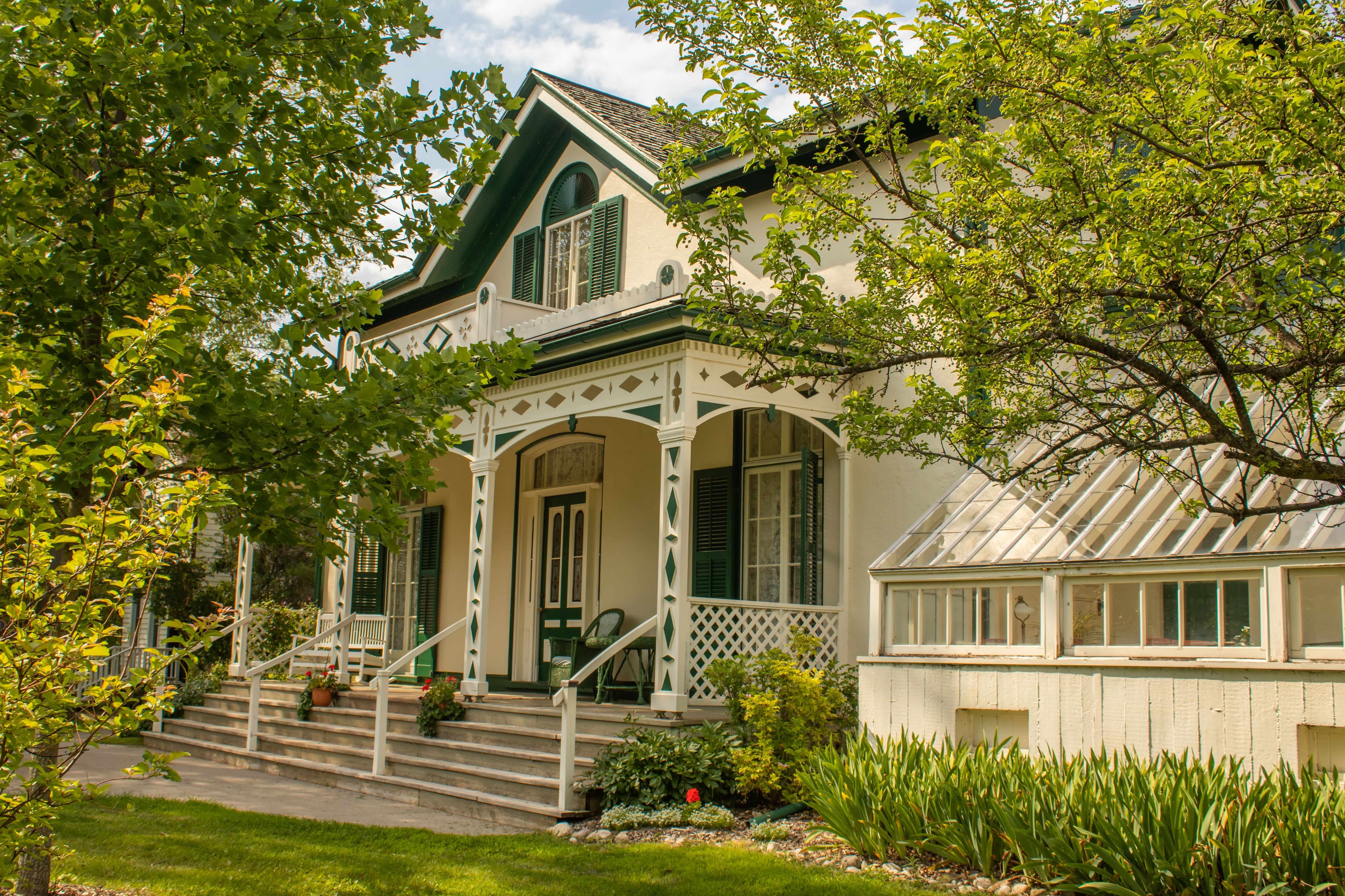 The Town That Started Our Phone Obsession Is Now An Underrated Canadian ...