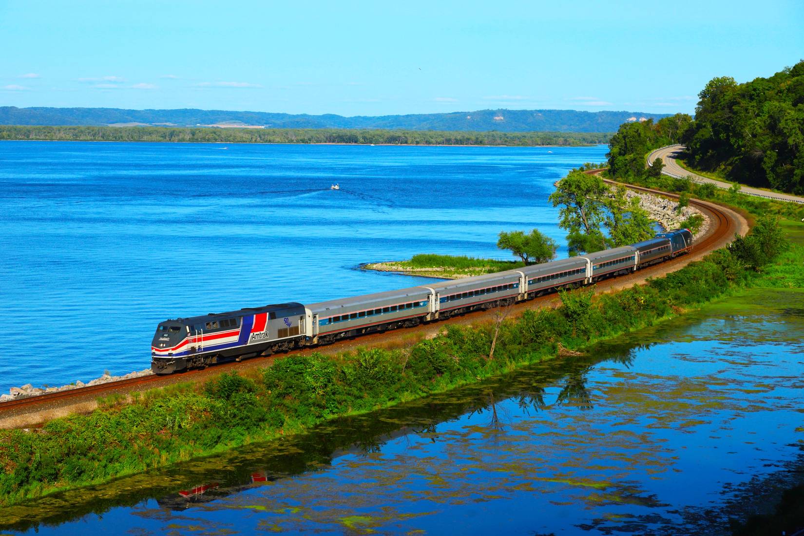 “C’mon Amtrak Speed Up”: Passenger Enjoys Hilarious Competitive Moment ...