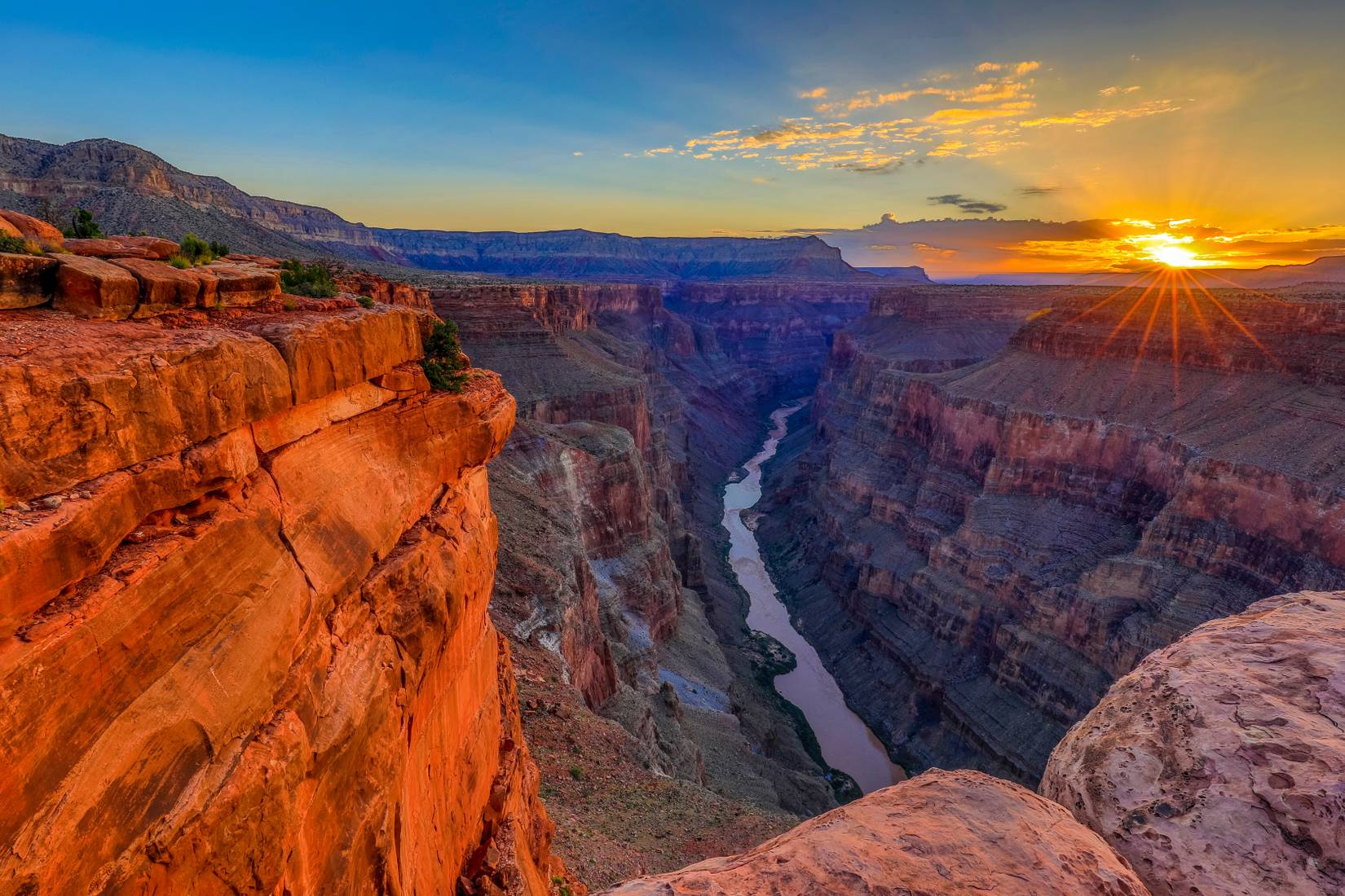 Grand Canyon National Park Goes Into Mourning After Visitor Drives Off ...