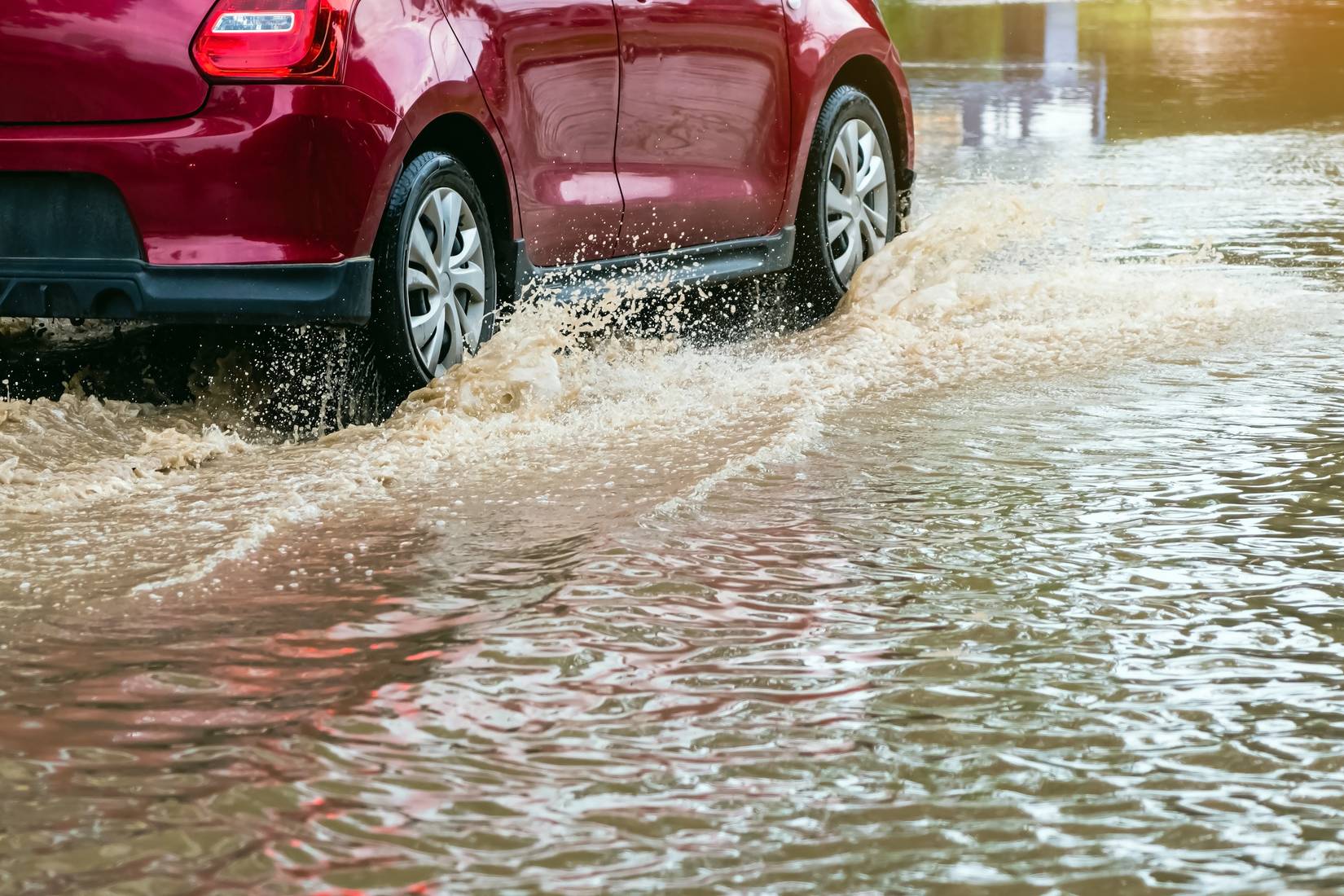 Flash Flooding Wreaks Havoc In Chattanooga, Tennessee: Residents Urged ...