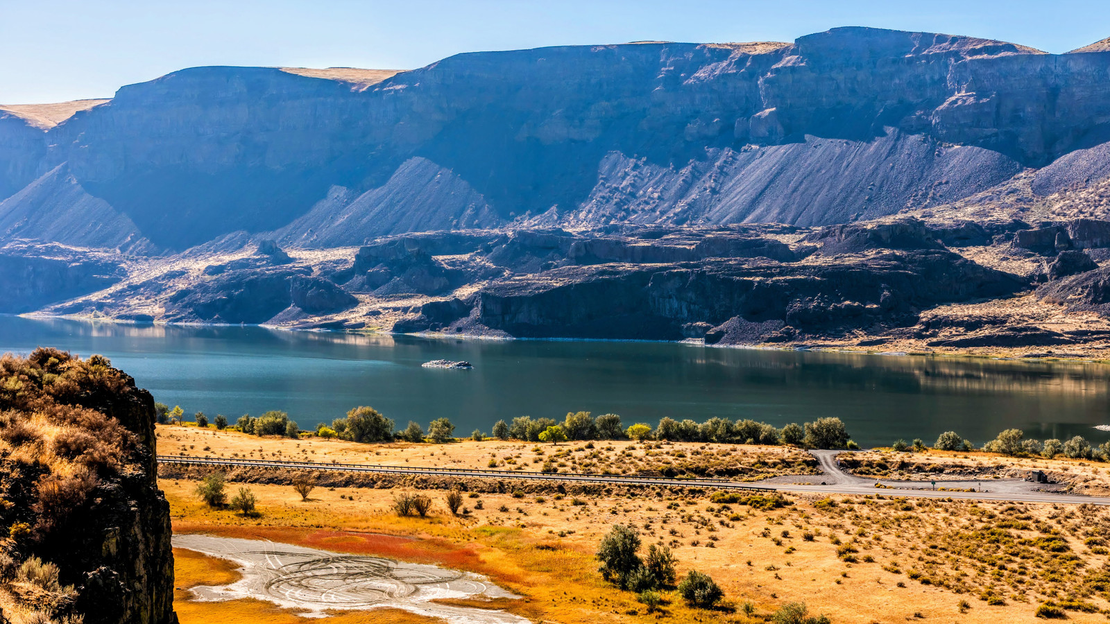 Washington State Park Rivals Mount Rainier as Hidden Gem