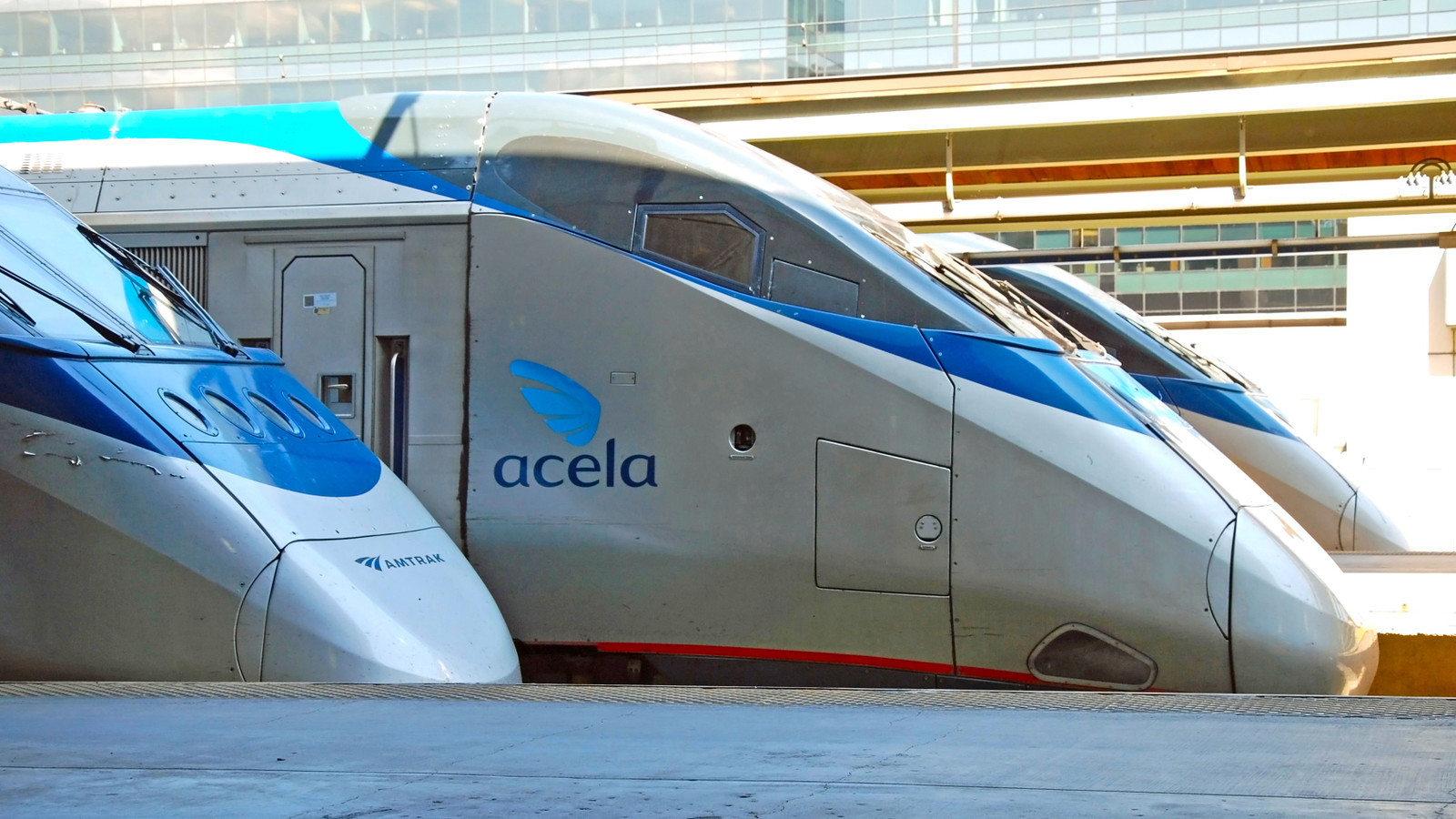 Amtrak Is Turning Heads With Its Bold New Approach To First Class Dining On The Acela