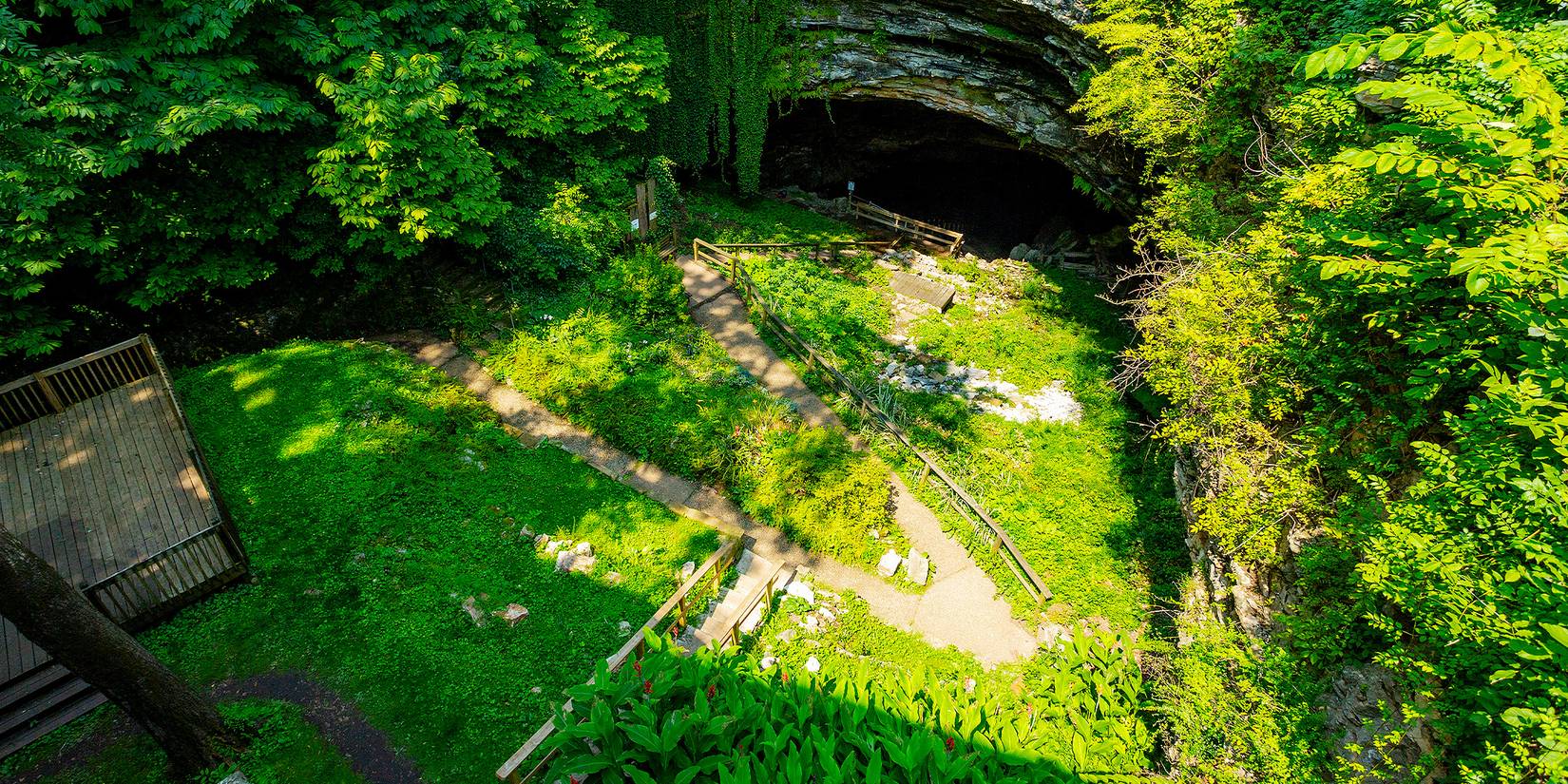 Kentucky's Most Charming Small Town Has A Top National Park On Its Doorstep