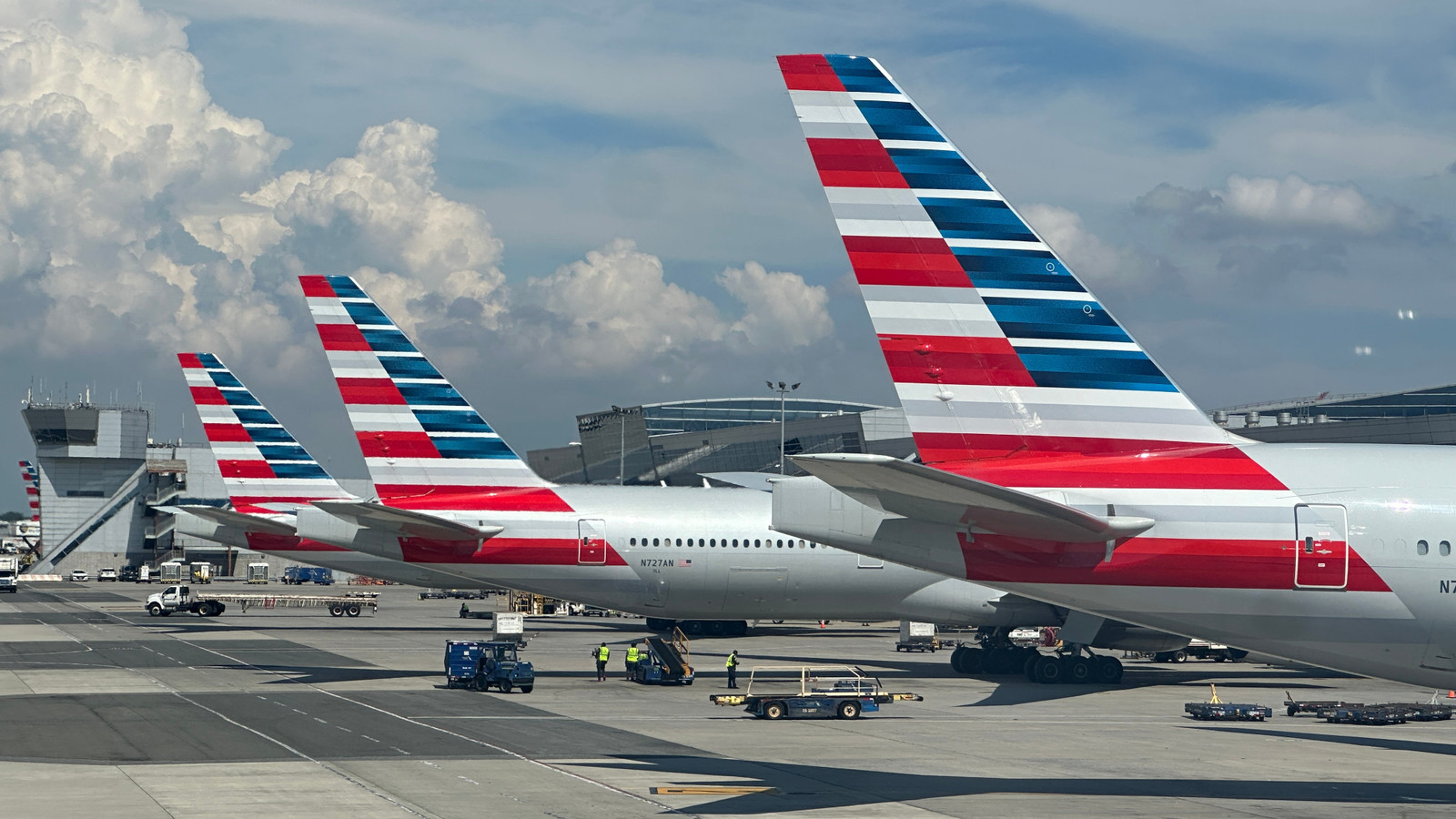 American Airlines Issues Alert For 29 U.S. Airports As Canadian Smoke And Severe Weather Slow Travel