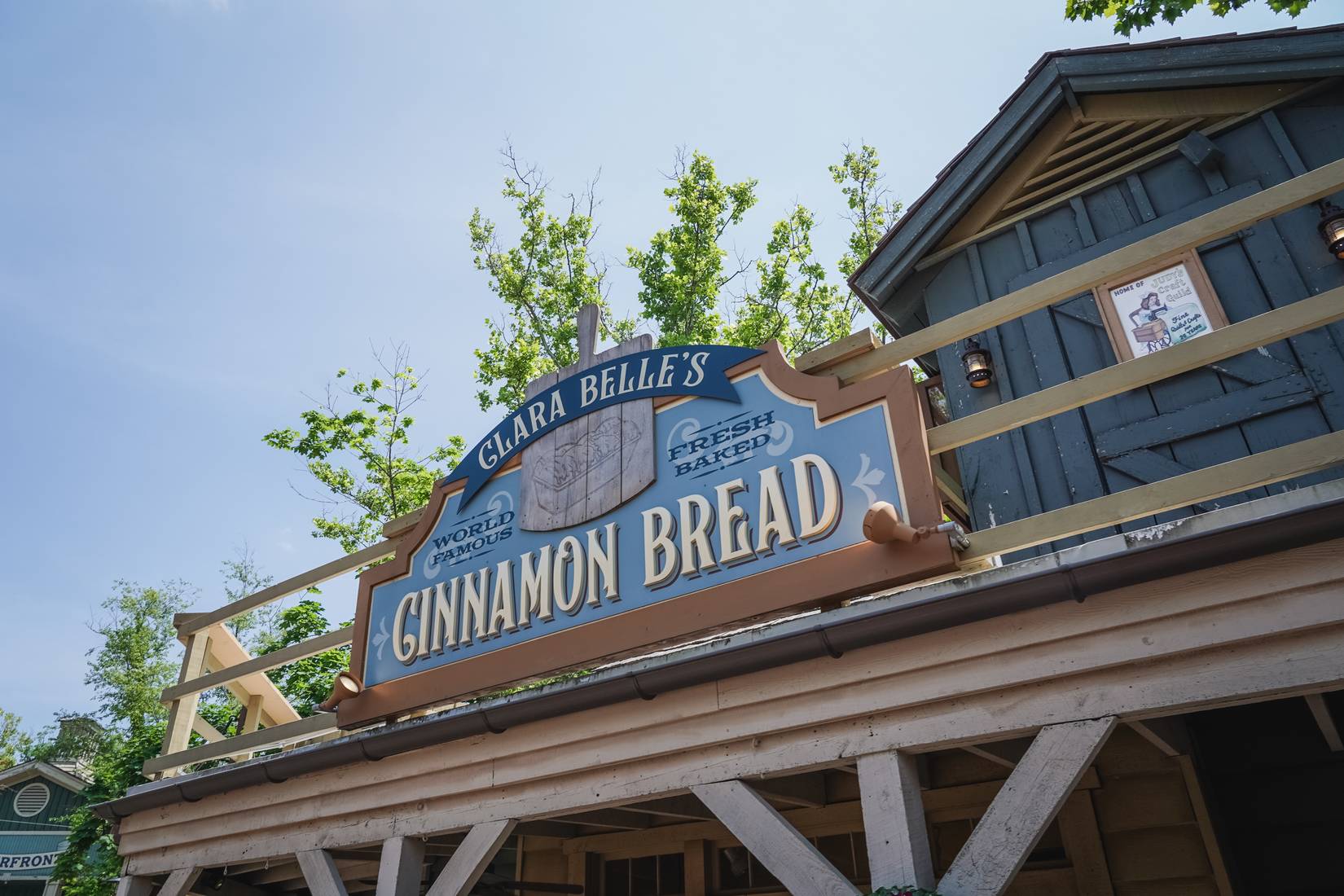 A sign for cinnamon bread at Silver Dollar City.